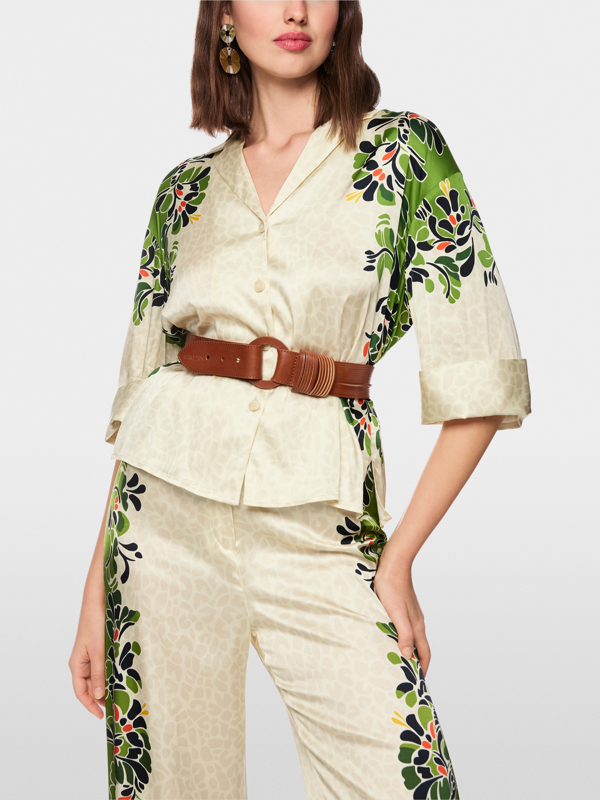 Blouse with leopard hibiscus print