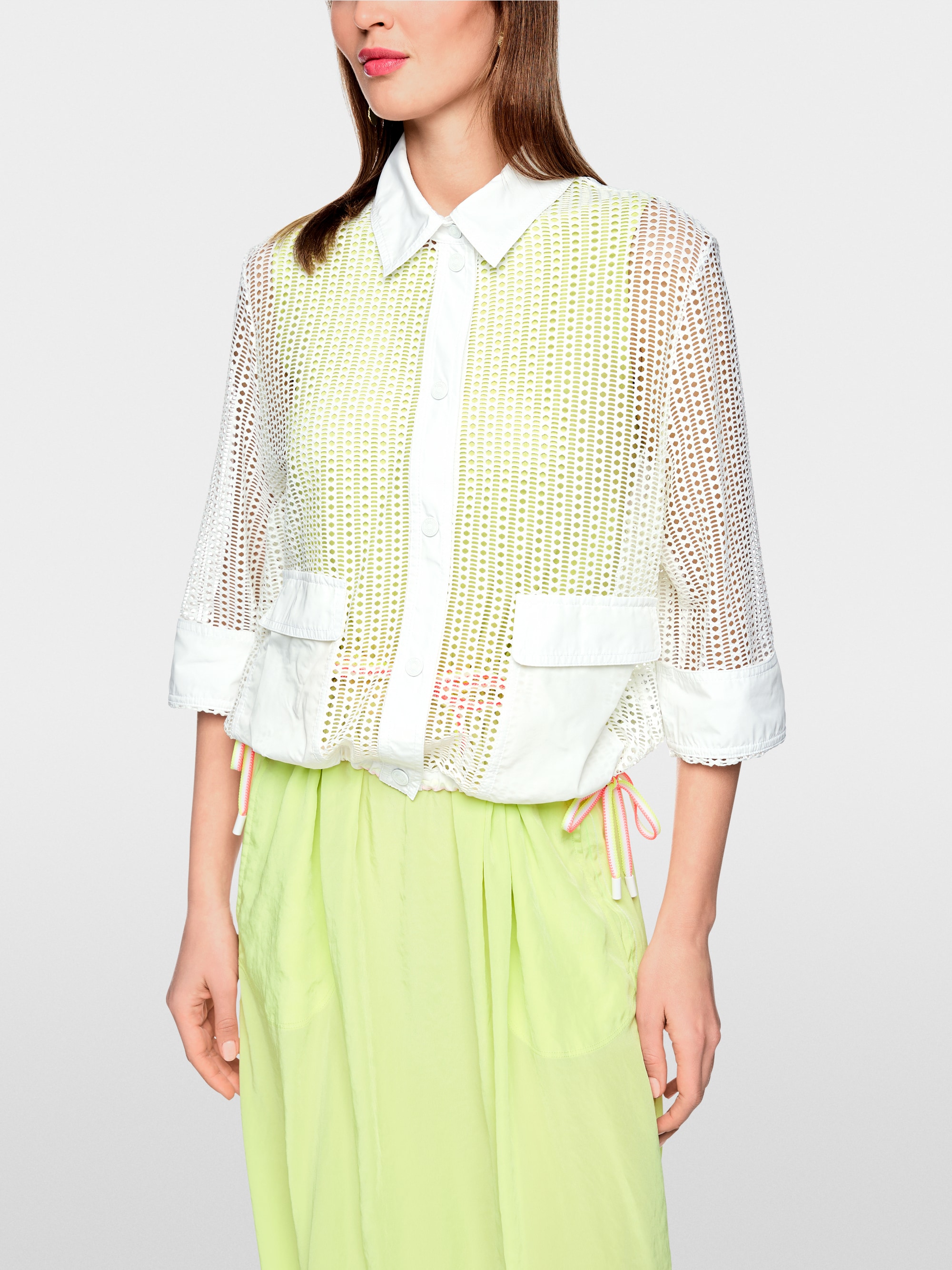 Veste blanche ajourée
