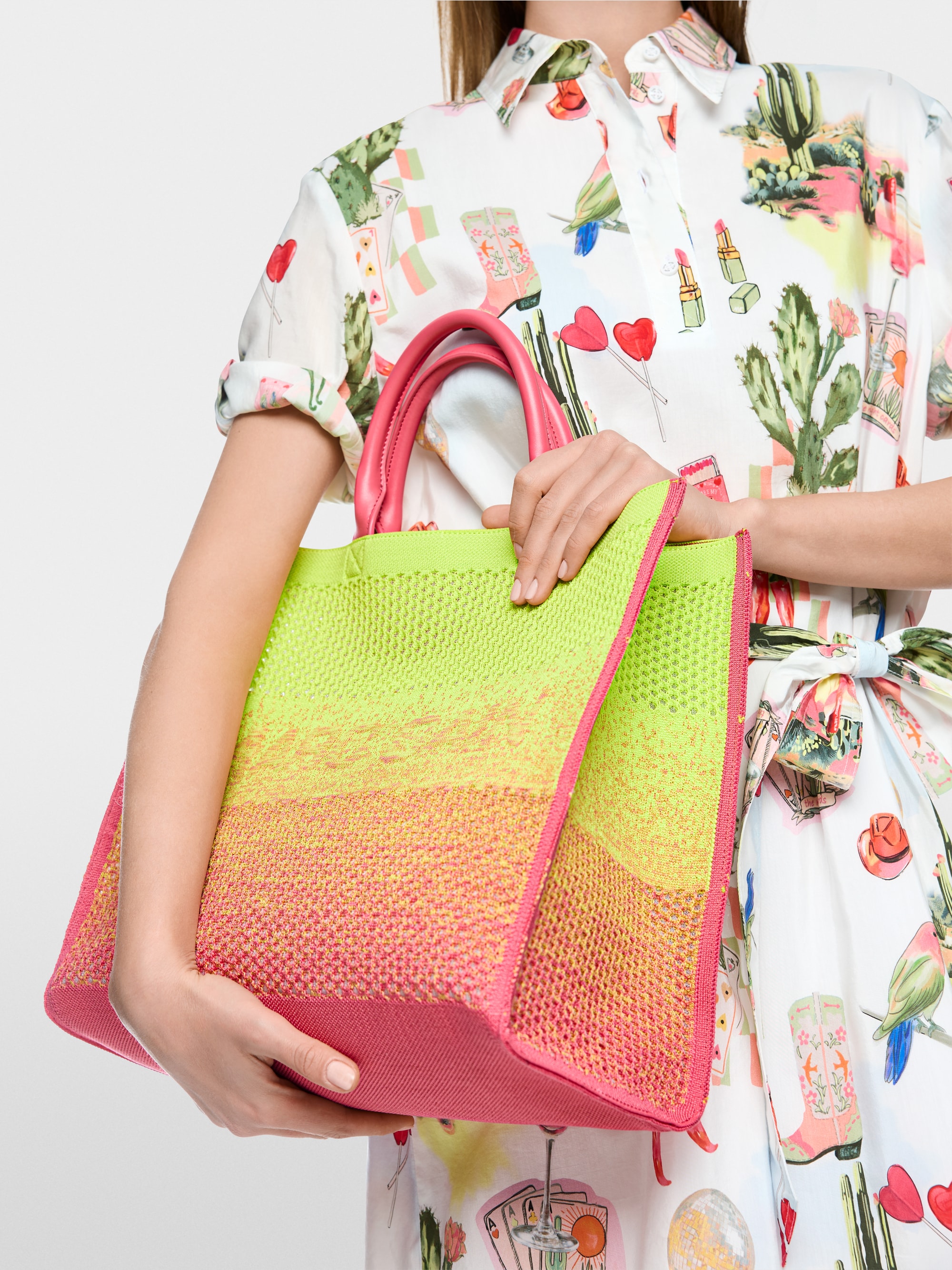 Knitted shopper bag with dégradé effect
