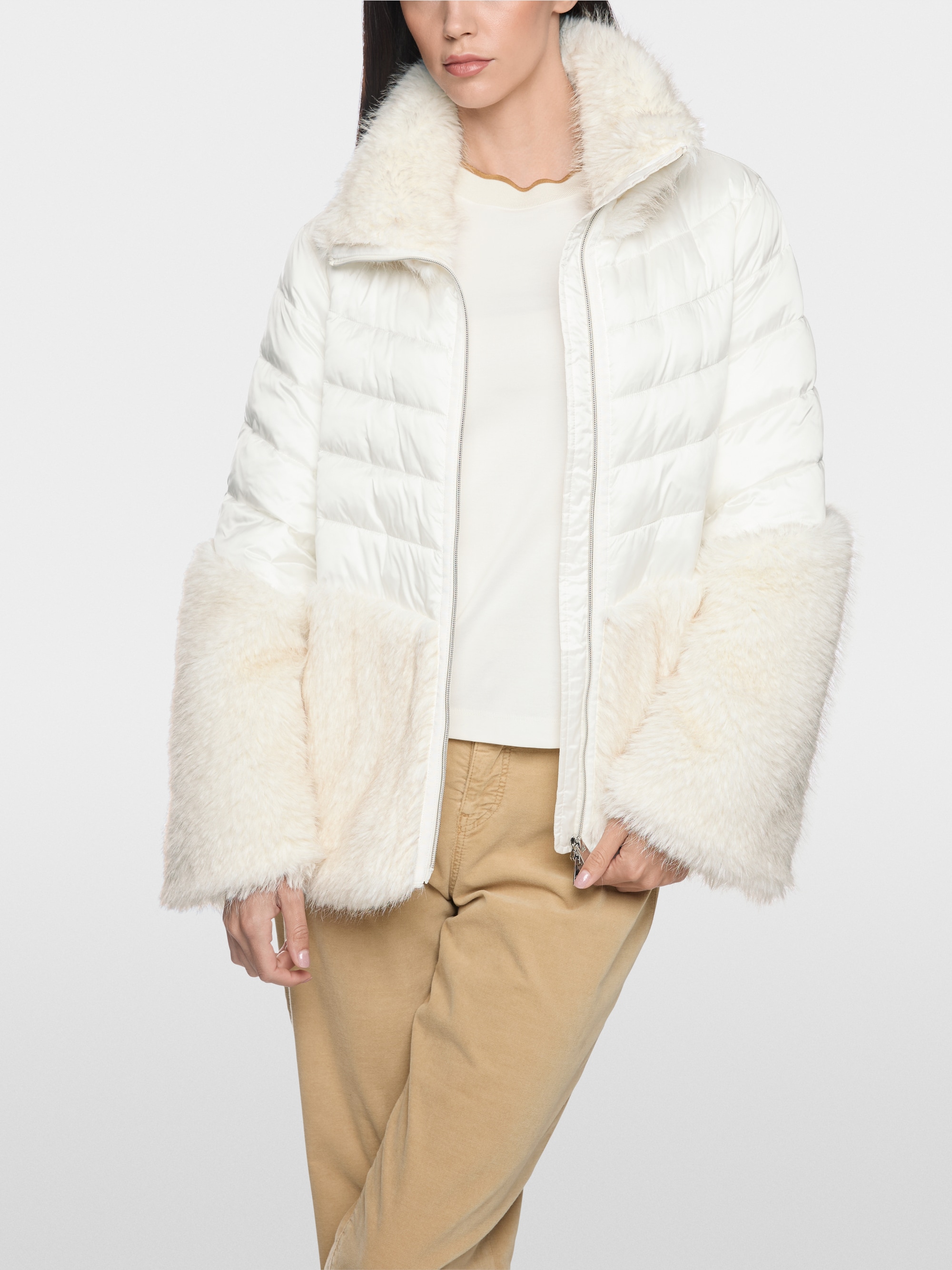 Quilted jacket with faux fur