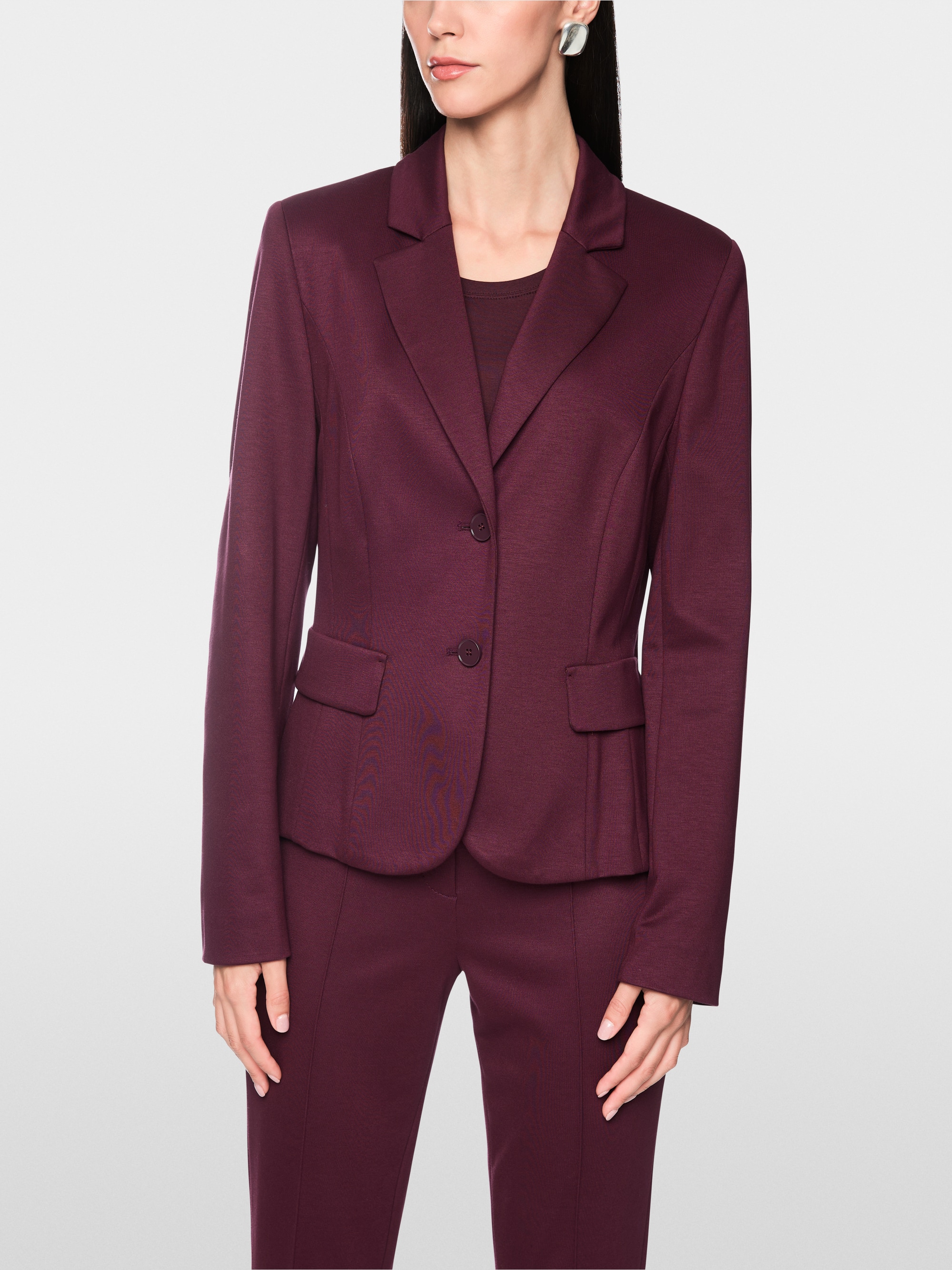 Fitted stretch blazer with lapels