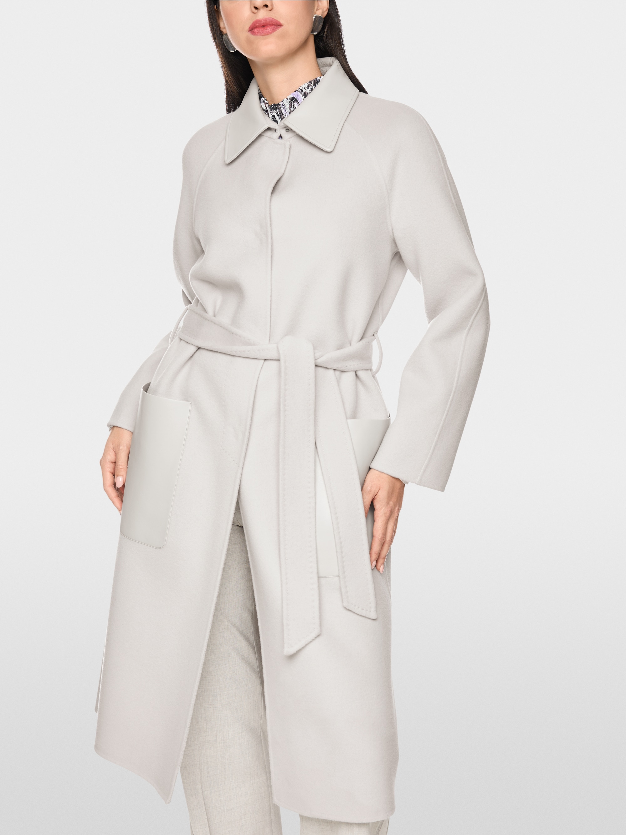 Short coat with leather details