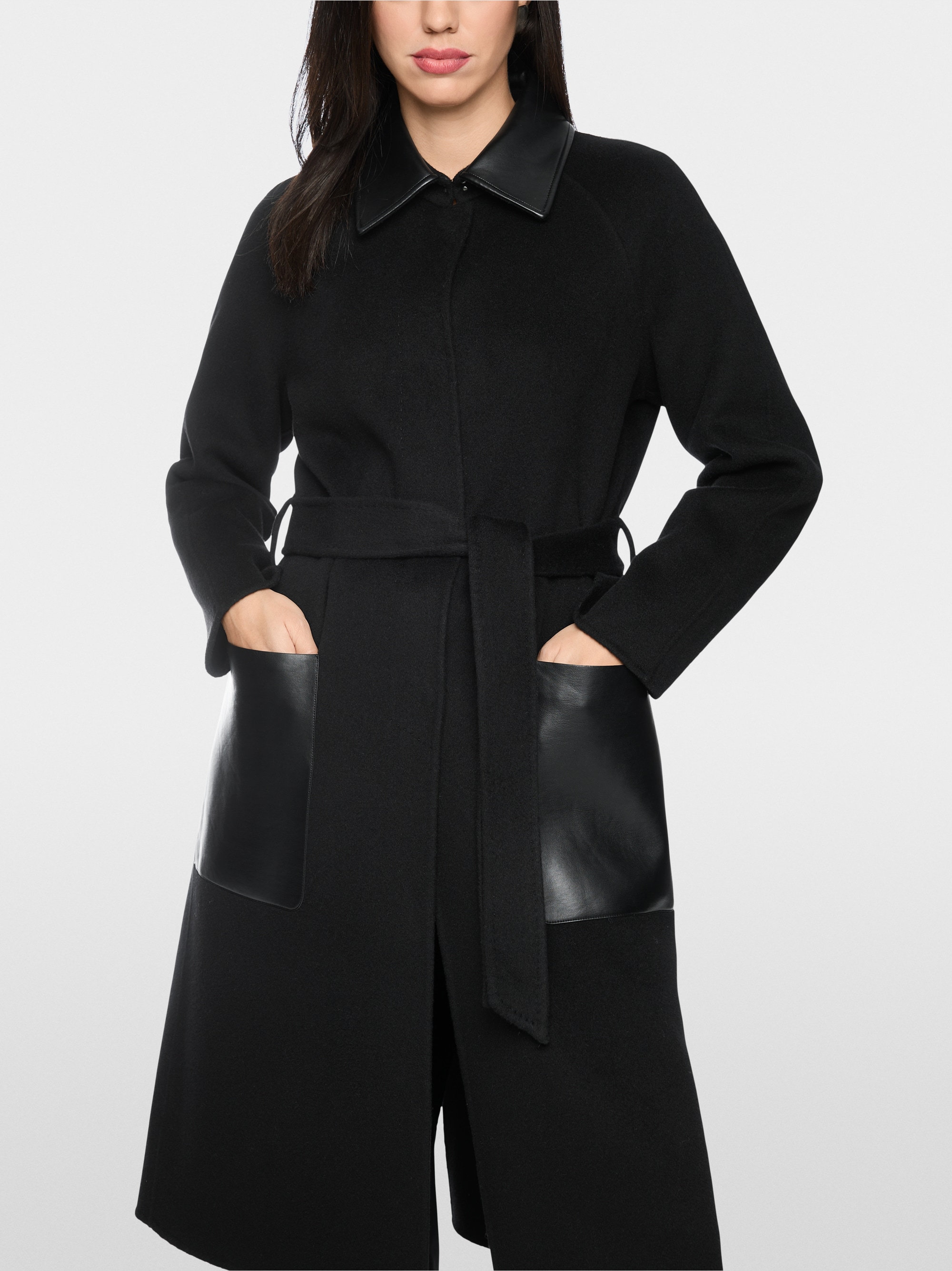 Short coat with leather details