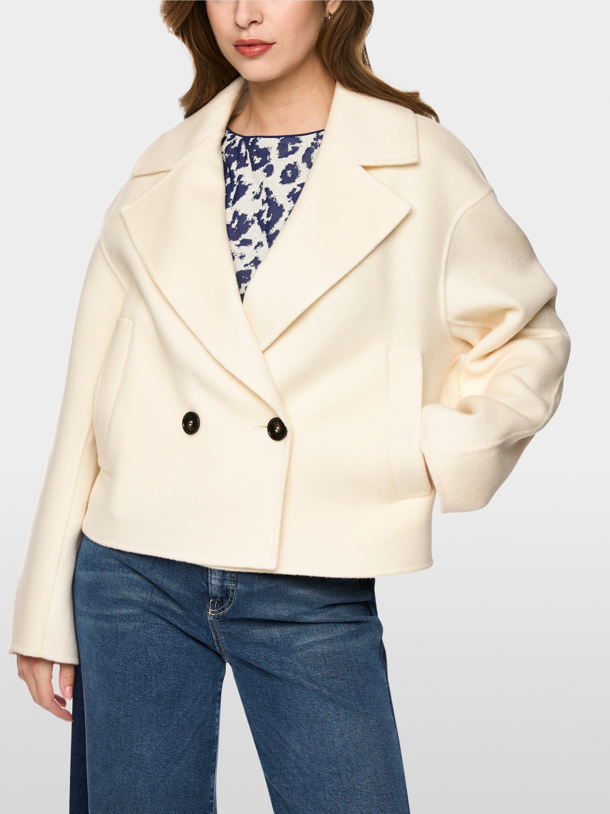 Short wool jacket