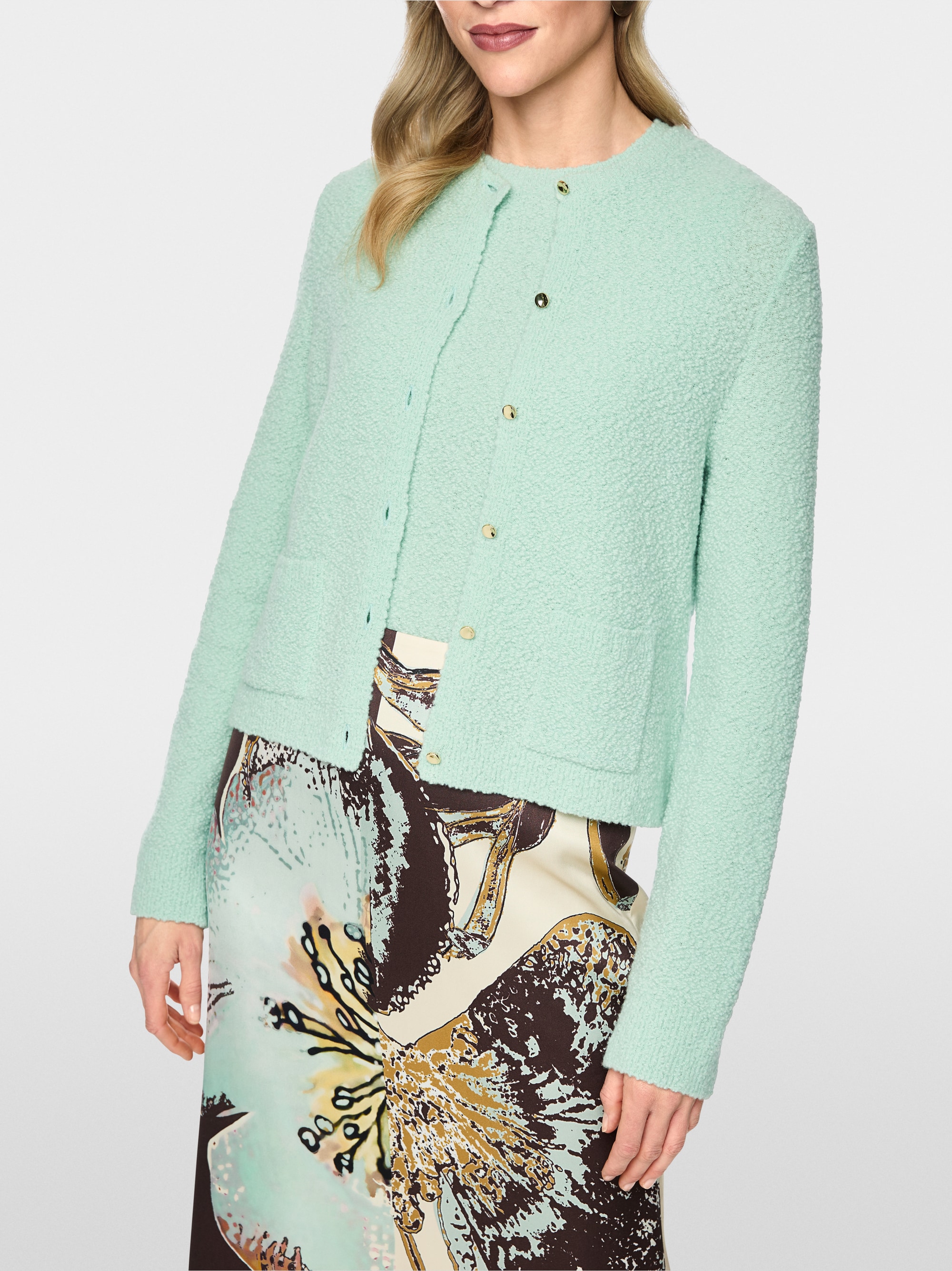 Cardigan bouclé tricoté en Allemagne
