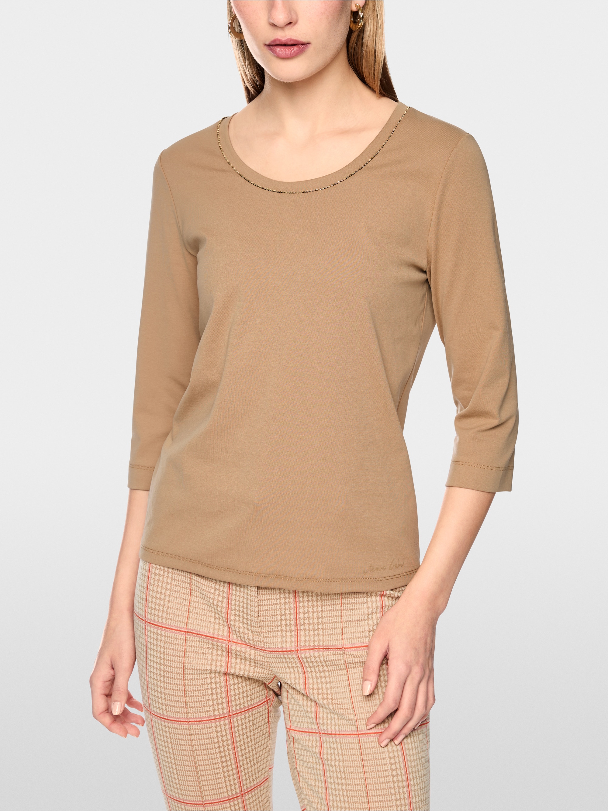 Basic shirt with cord