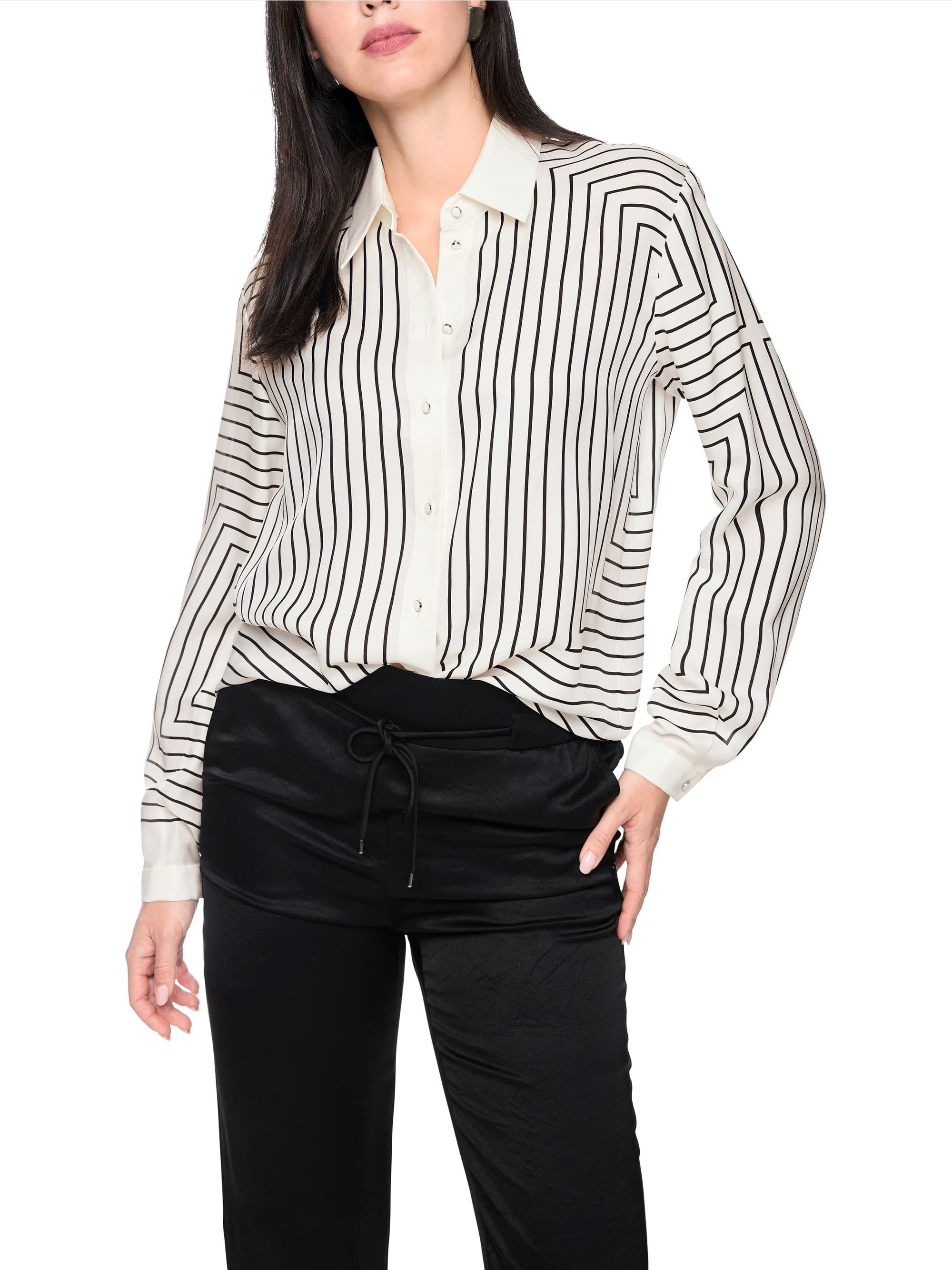 Geometric blouse in a silk blend