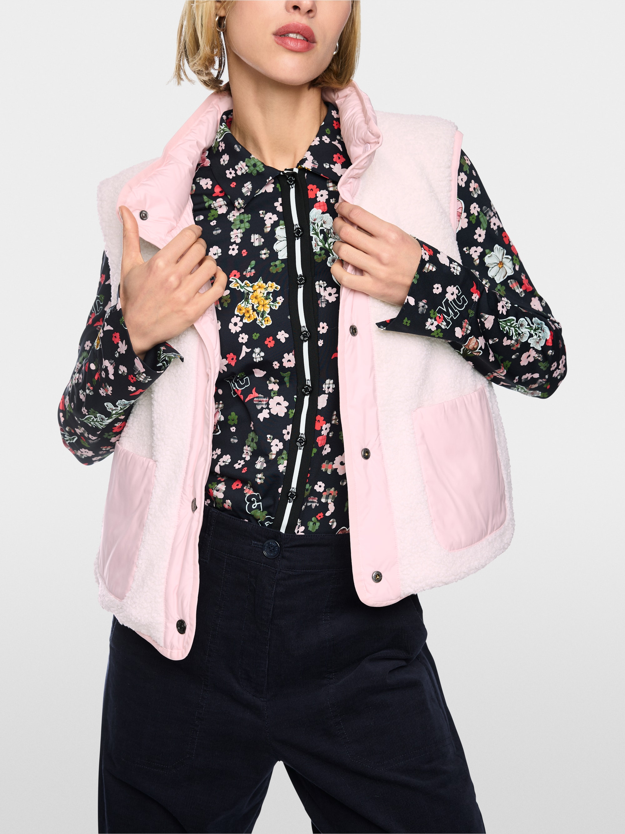 Reversible teddy gilet with quilting