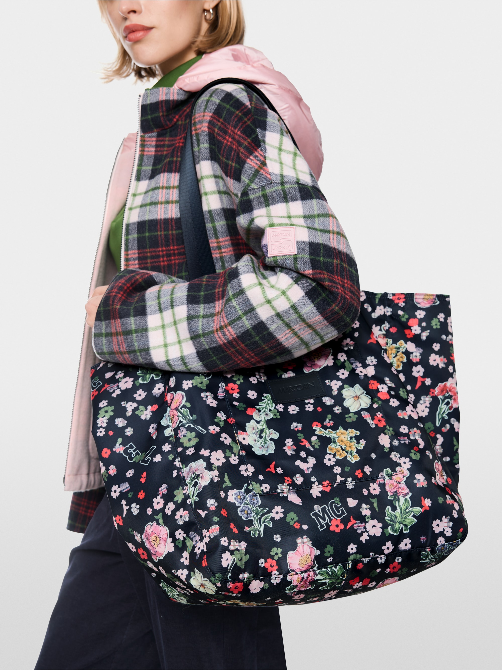 Reversible nylon shopper