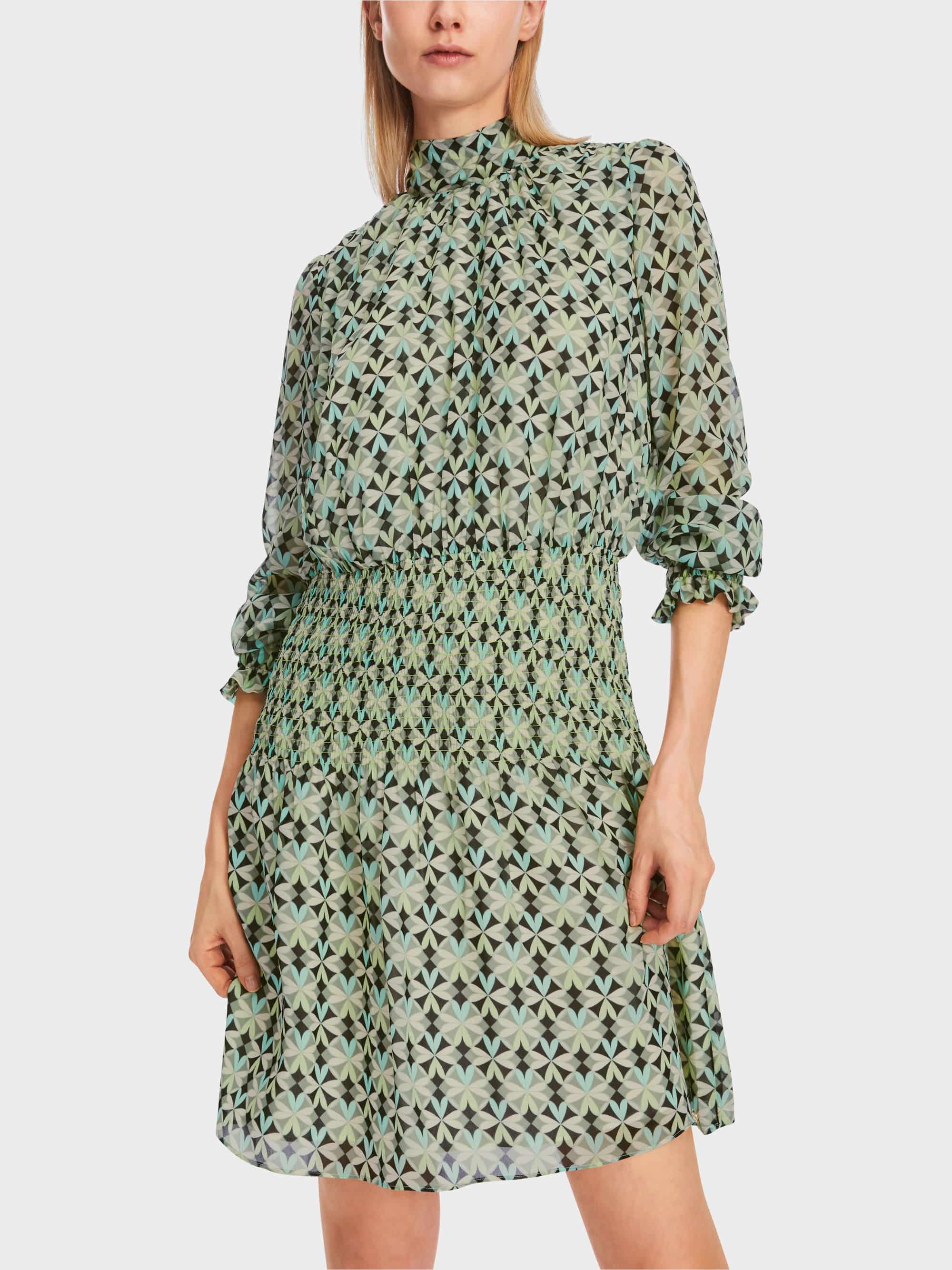 Robe avec empiècements élastiques