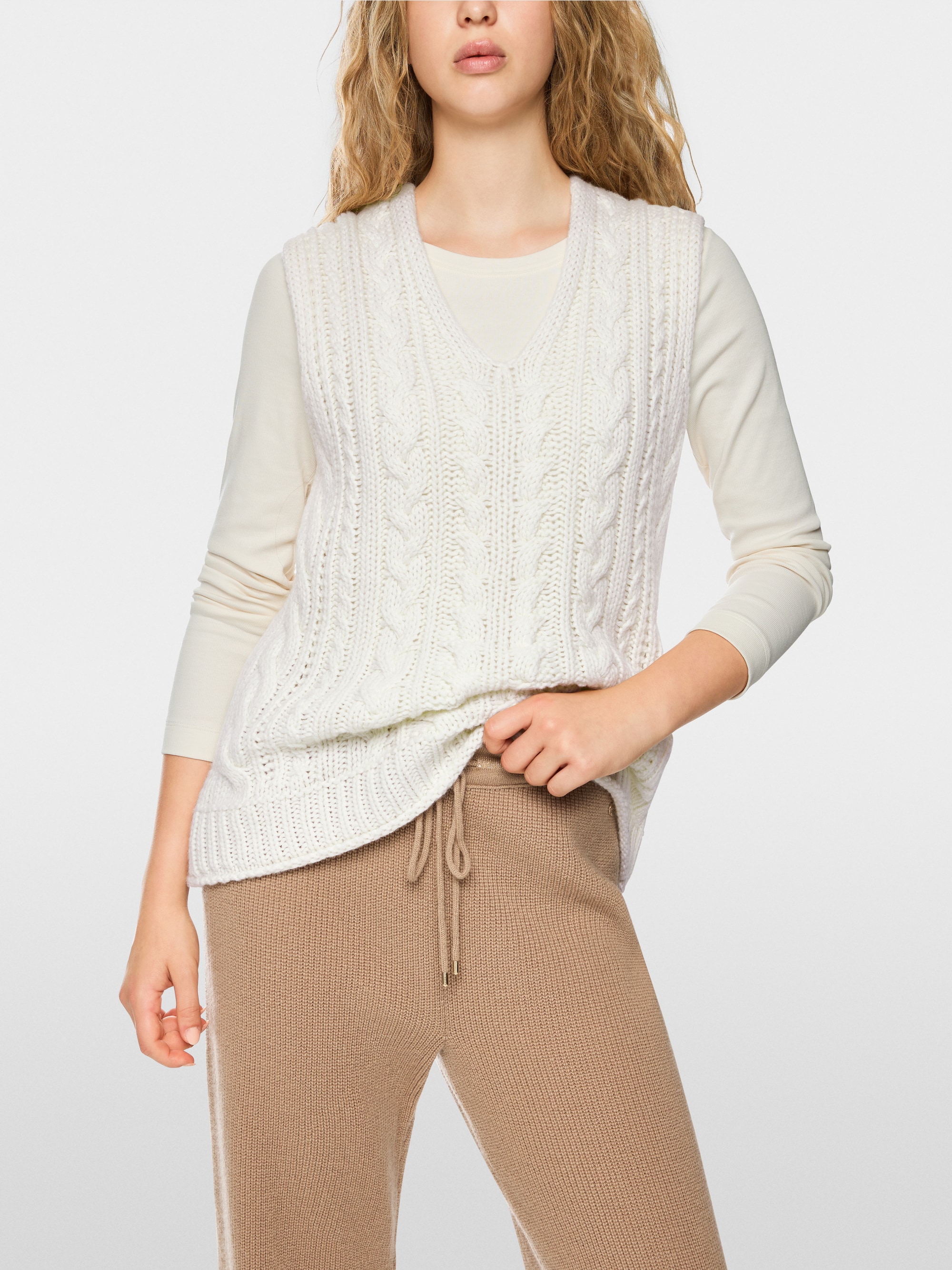 Spencer Knitted in Germany