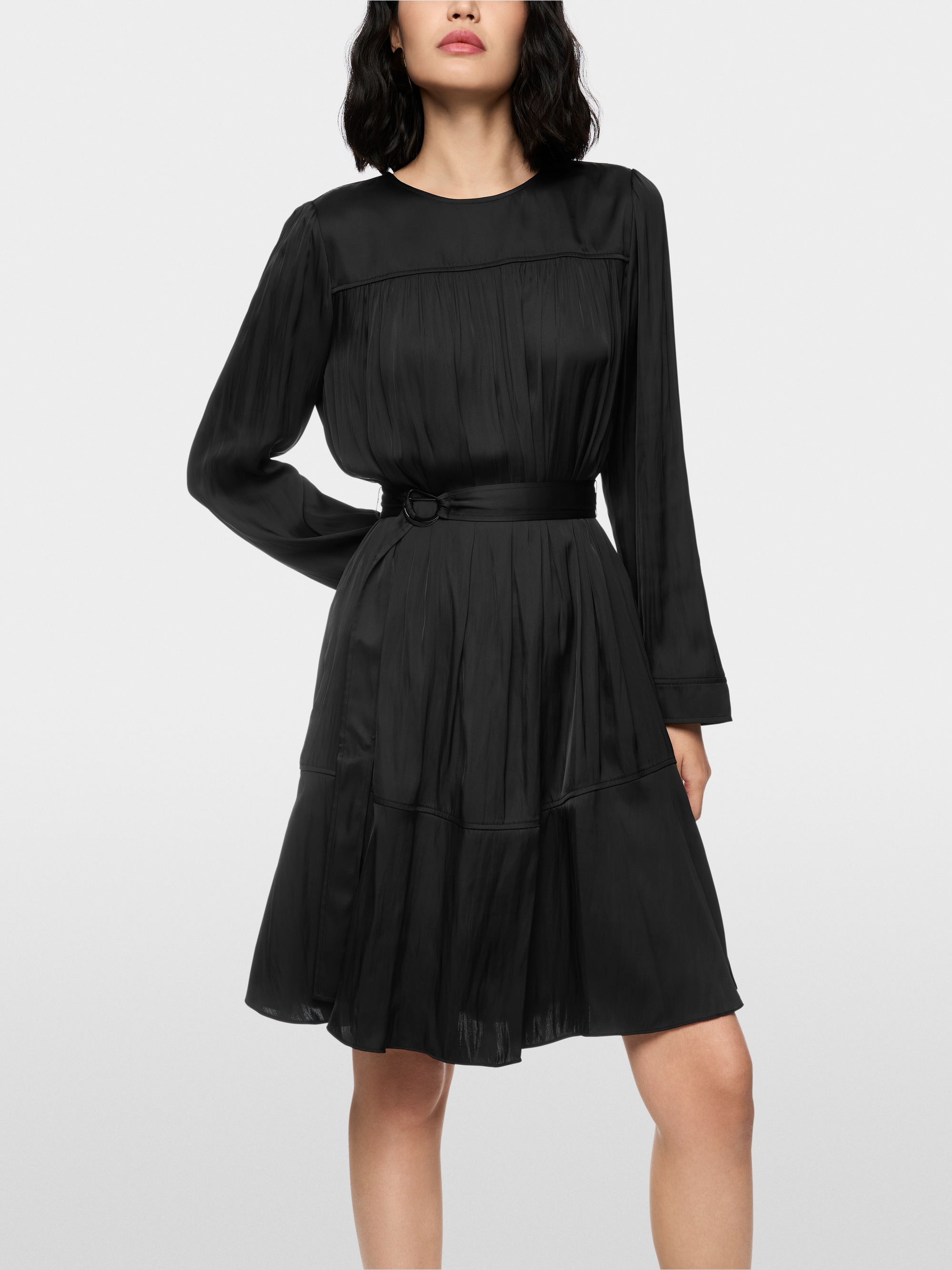 Mini-jurk met volants en riem