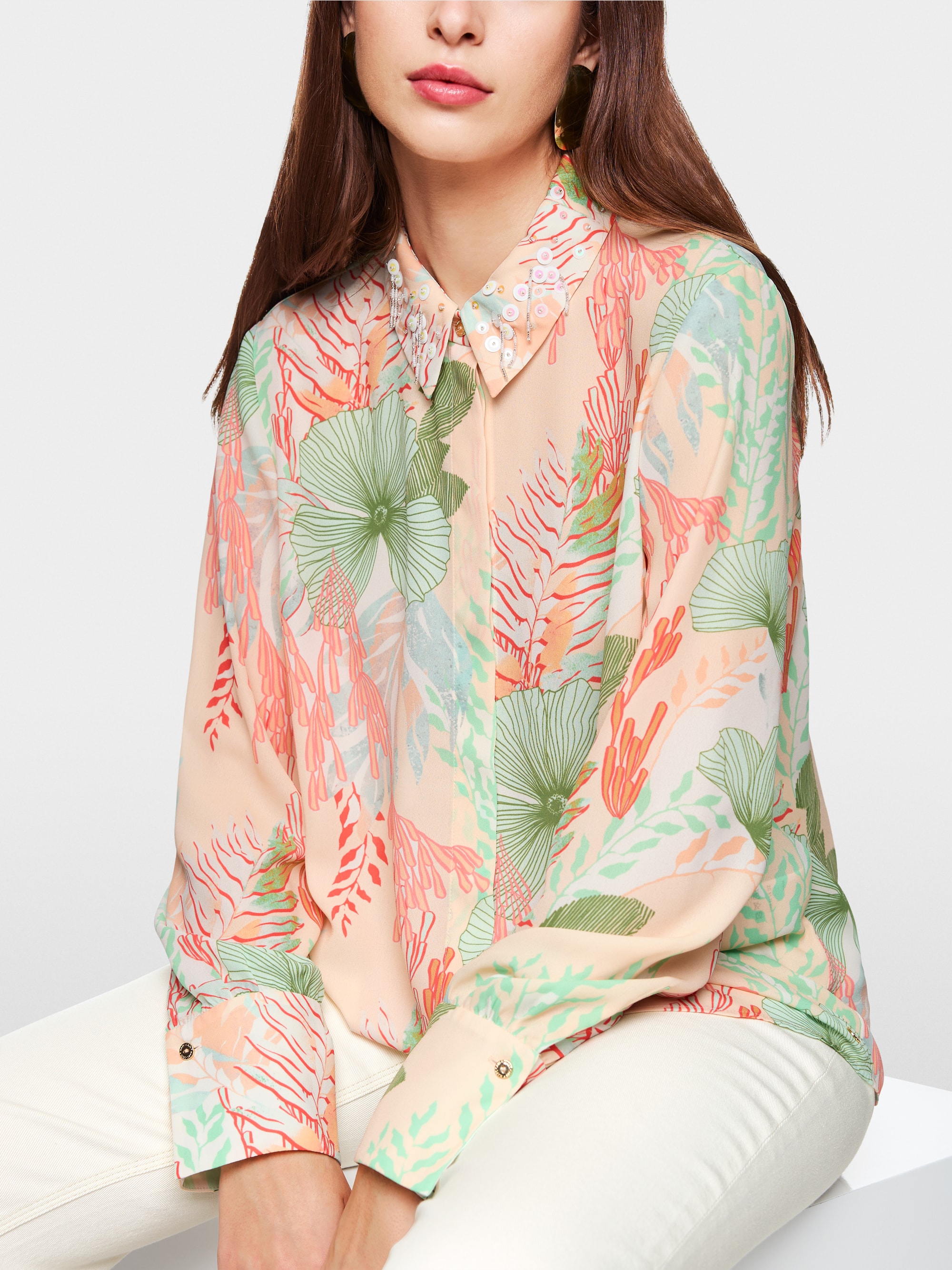 Blouse with floral pattern