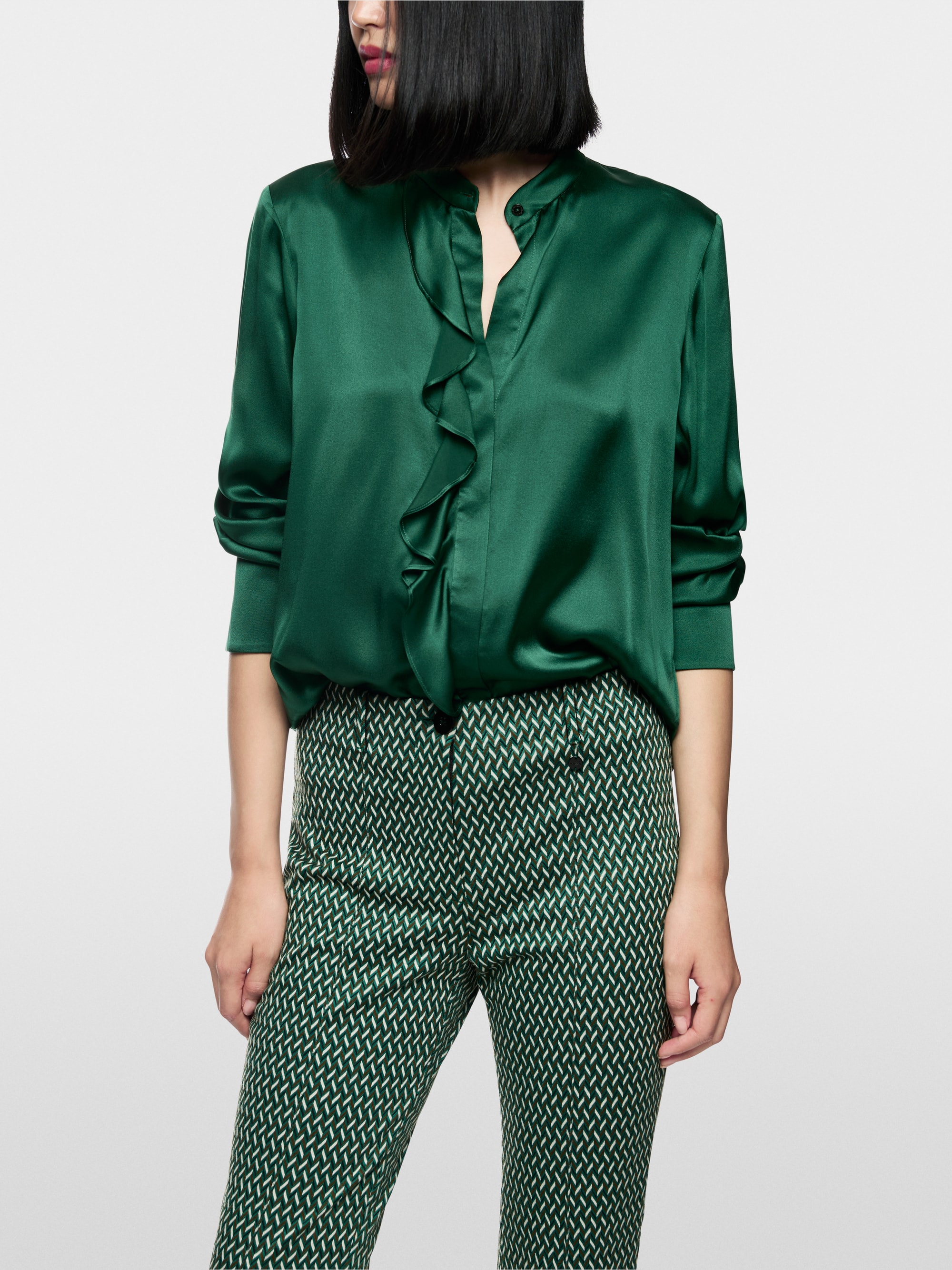 Seidenbluse mit Volant