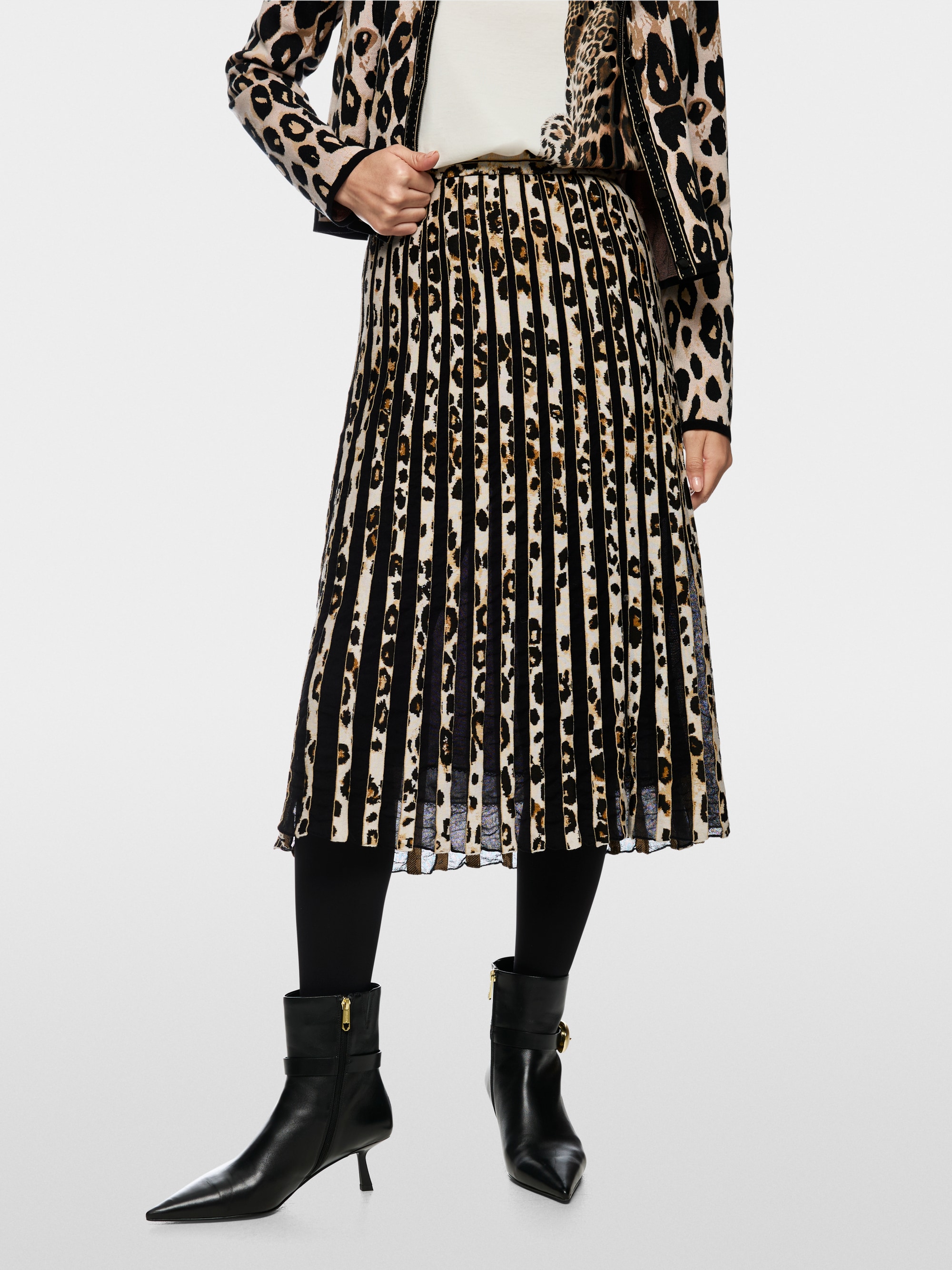 Knitted in Germany leo print maxi skirt