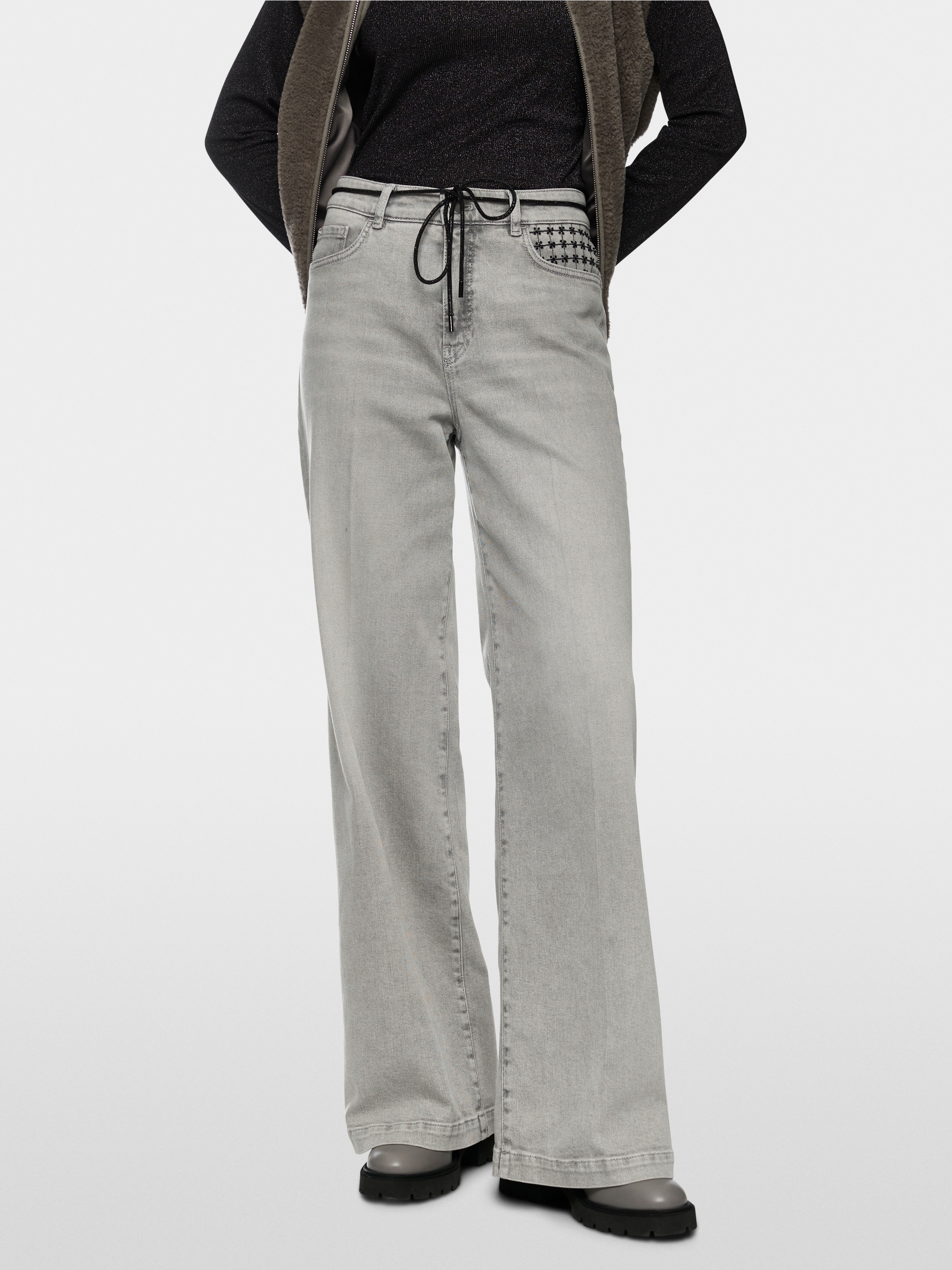 Jeans WARRI coupe large avec broderie