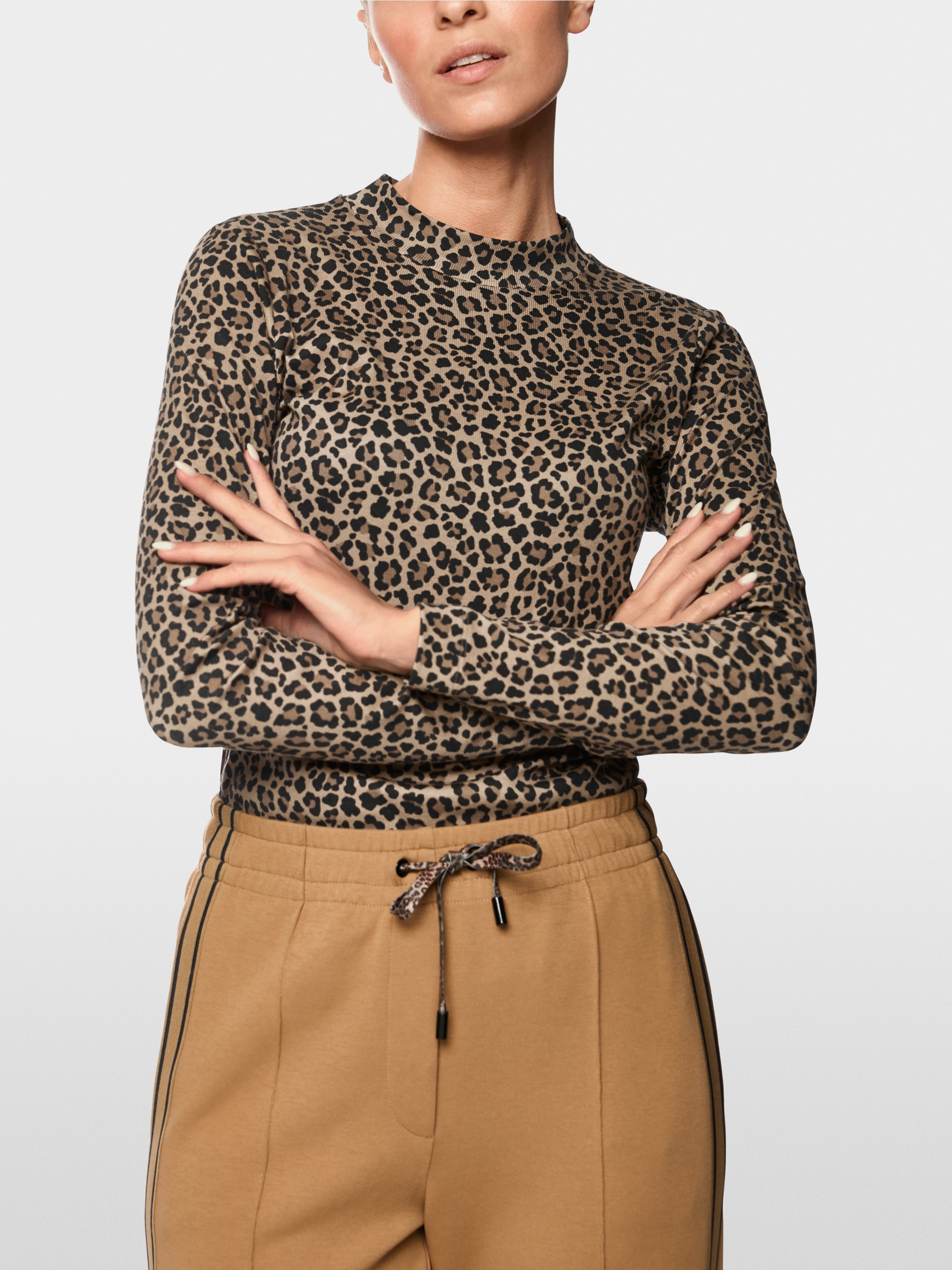 Leopard print long-sleeved shirt