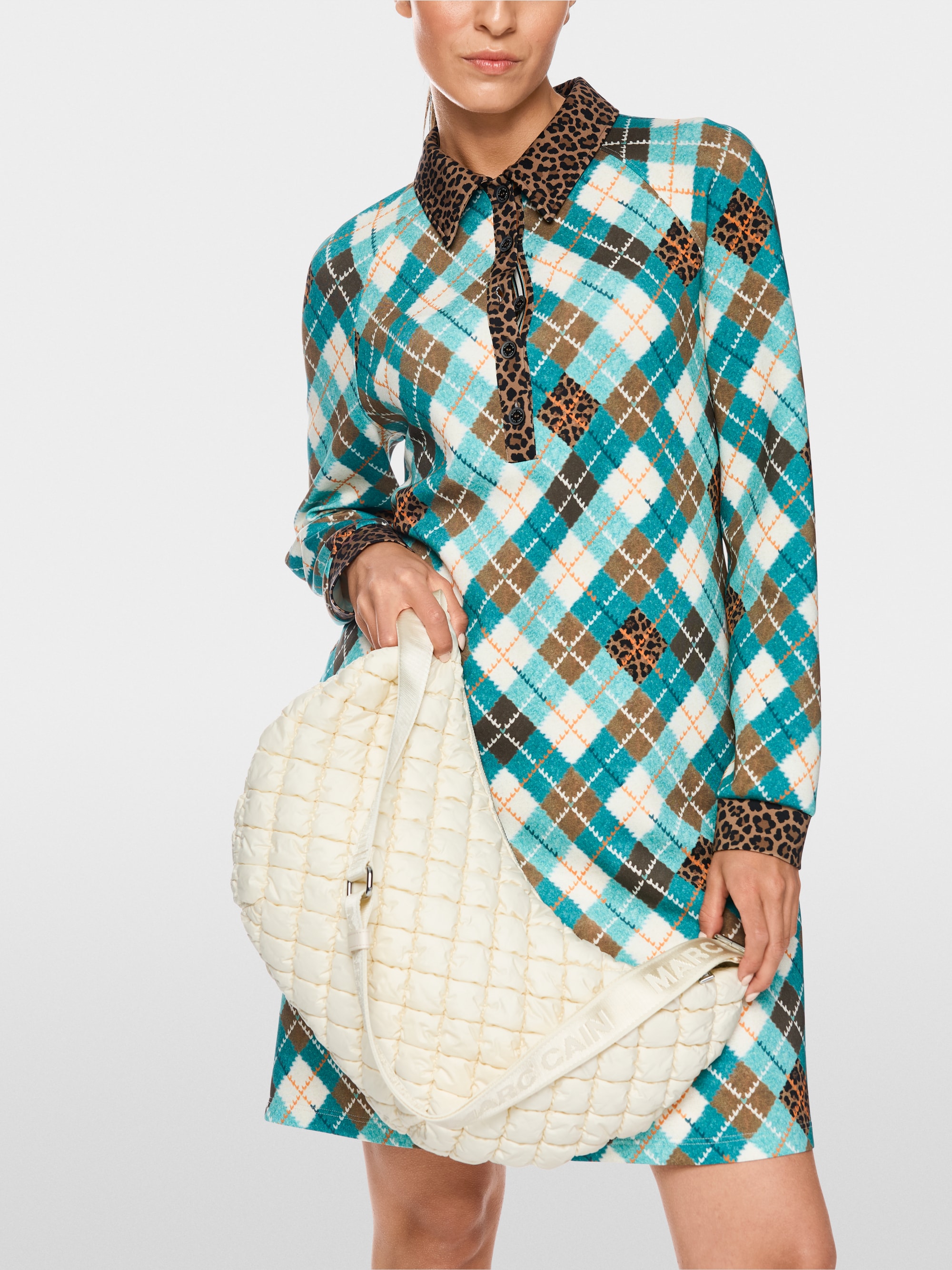 Half-moon quilted design shoulder bag