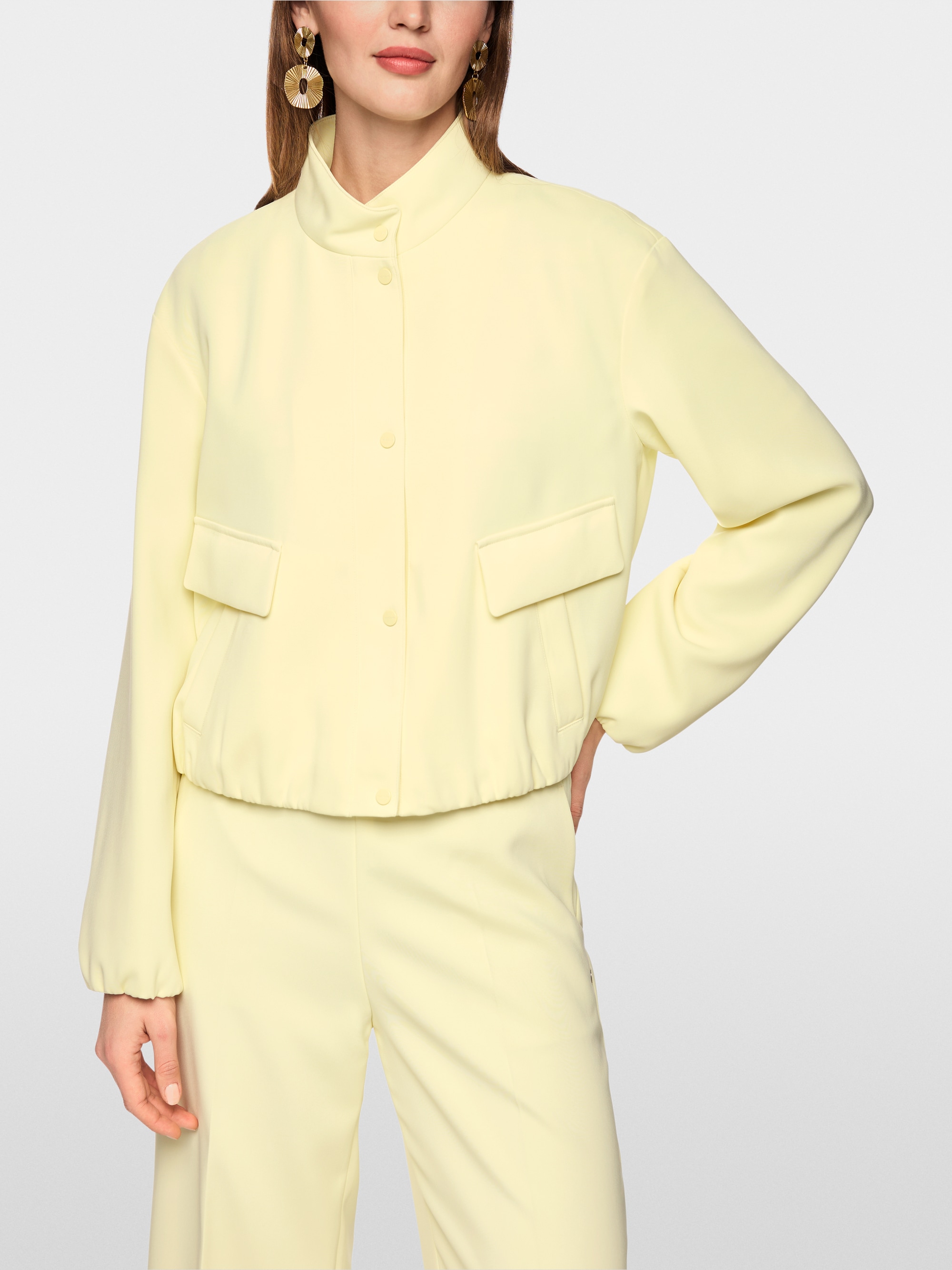 Jacket with small stand-up collar