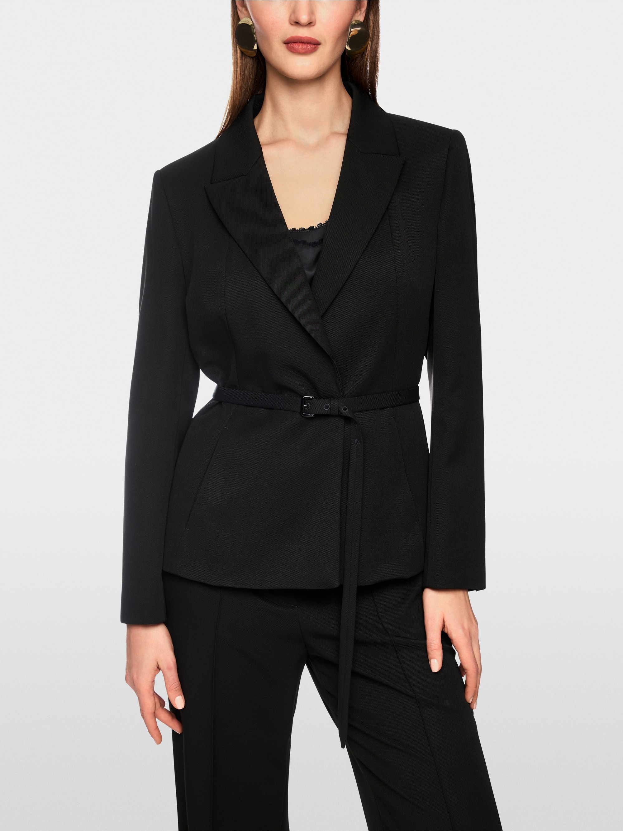 Elegant blazer with waist belt