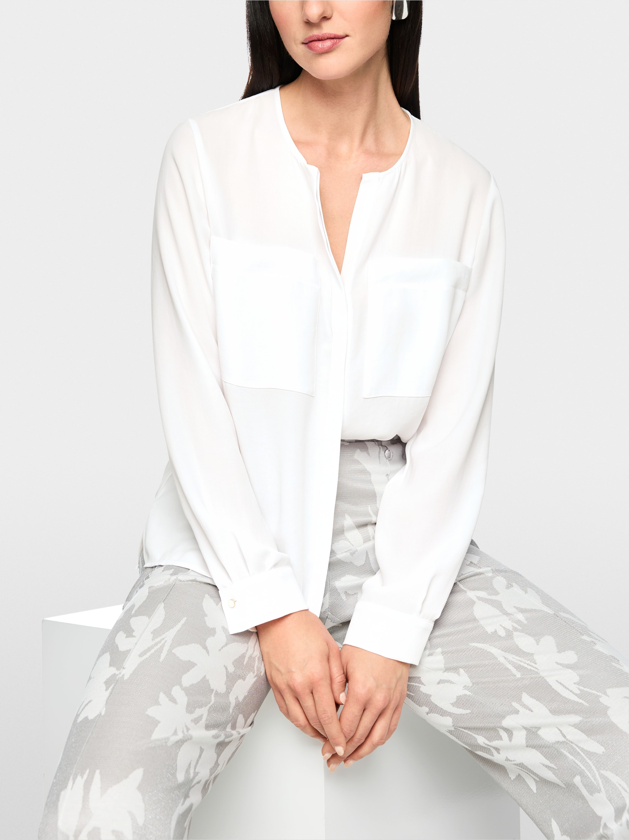 Casual blouse with concealed buttoning