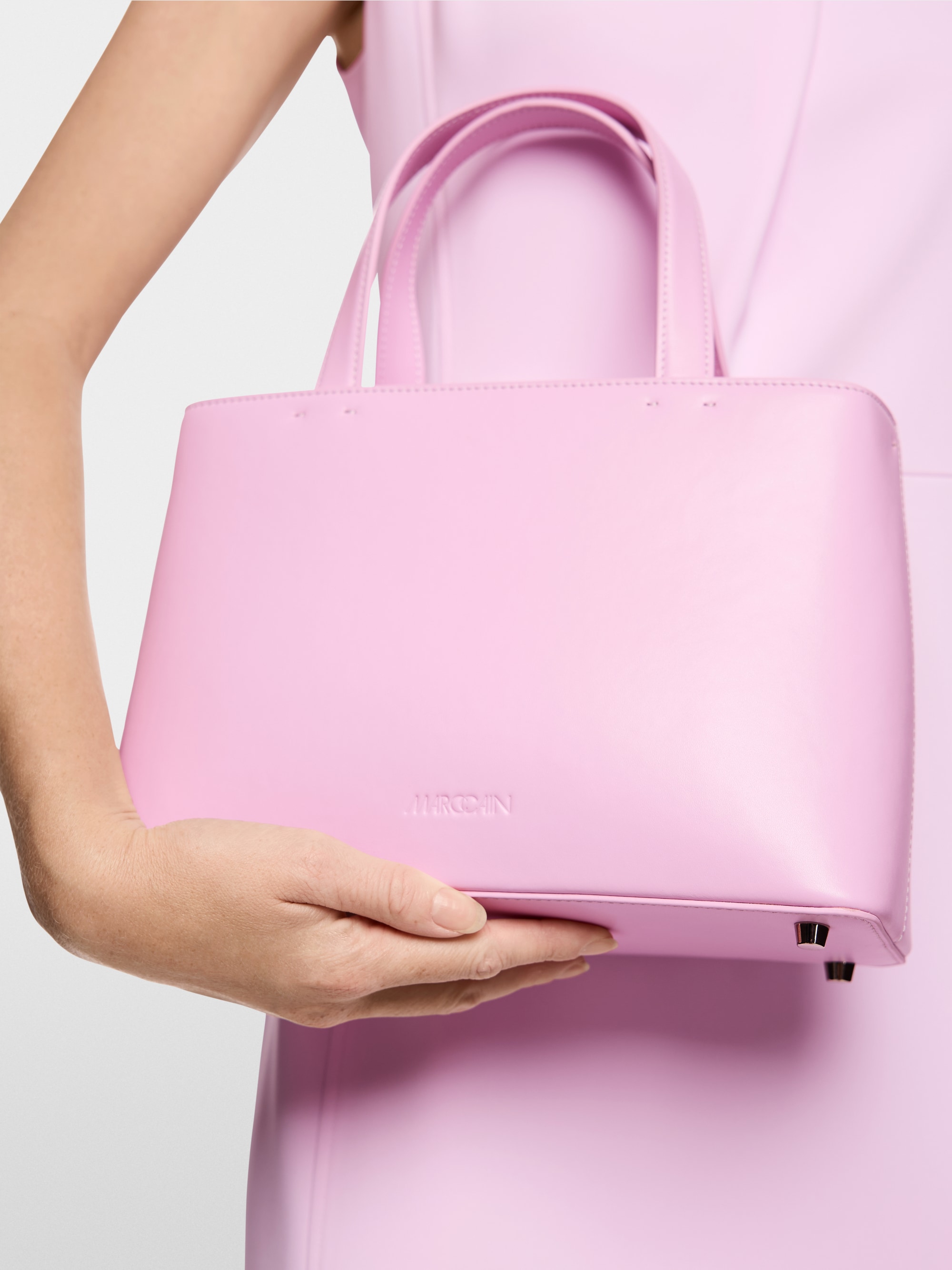 Stylish leather handbag