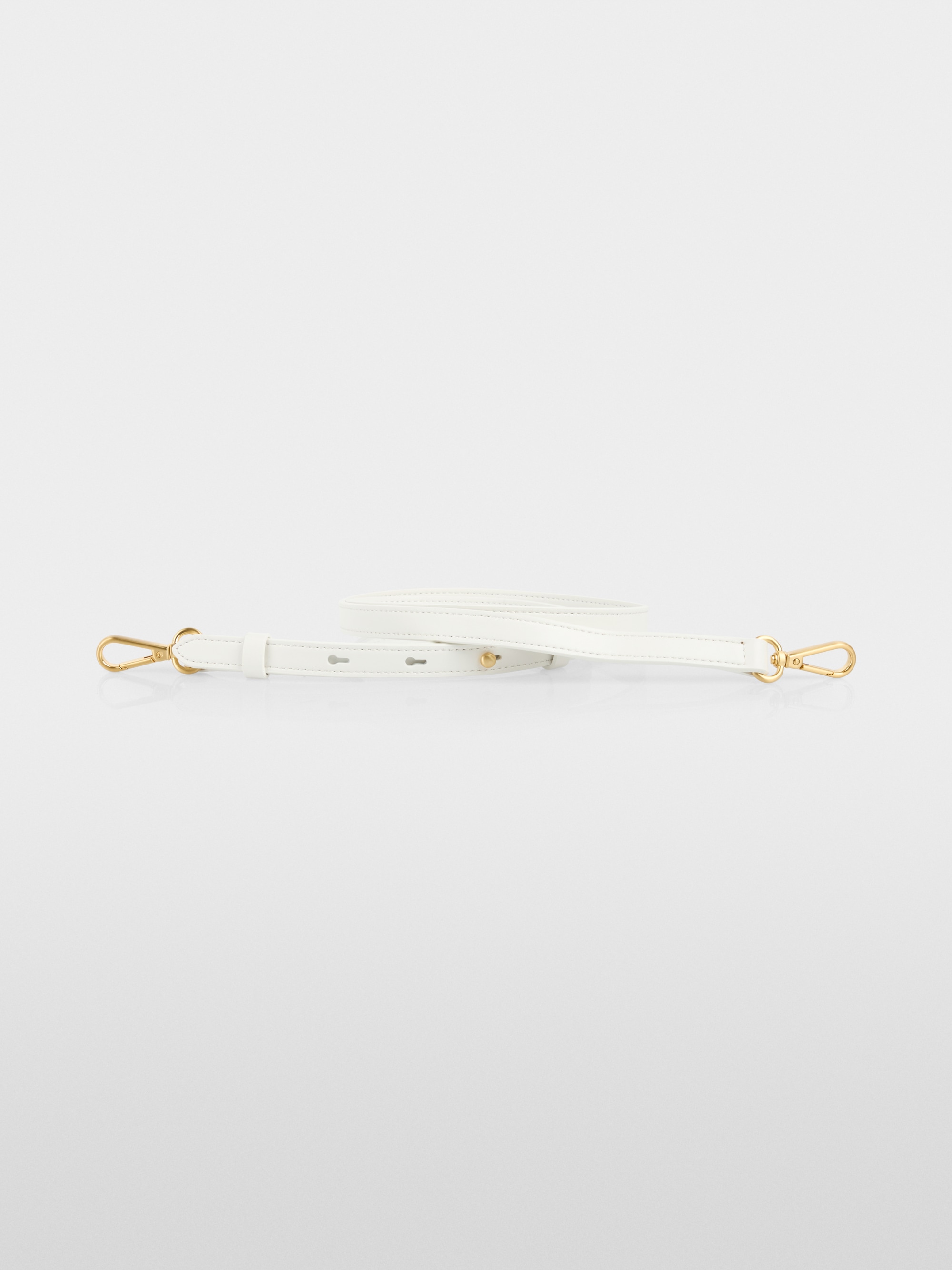 Hobo bag with metal fittings