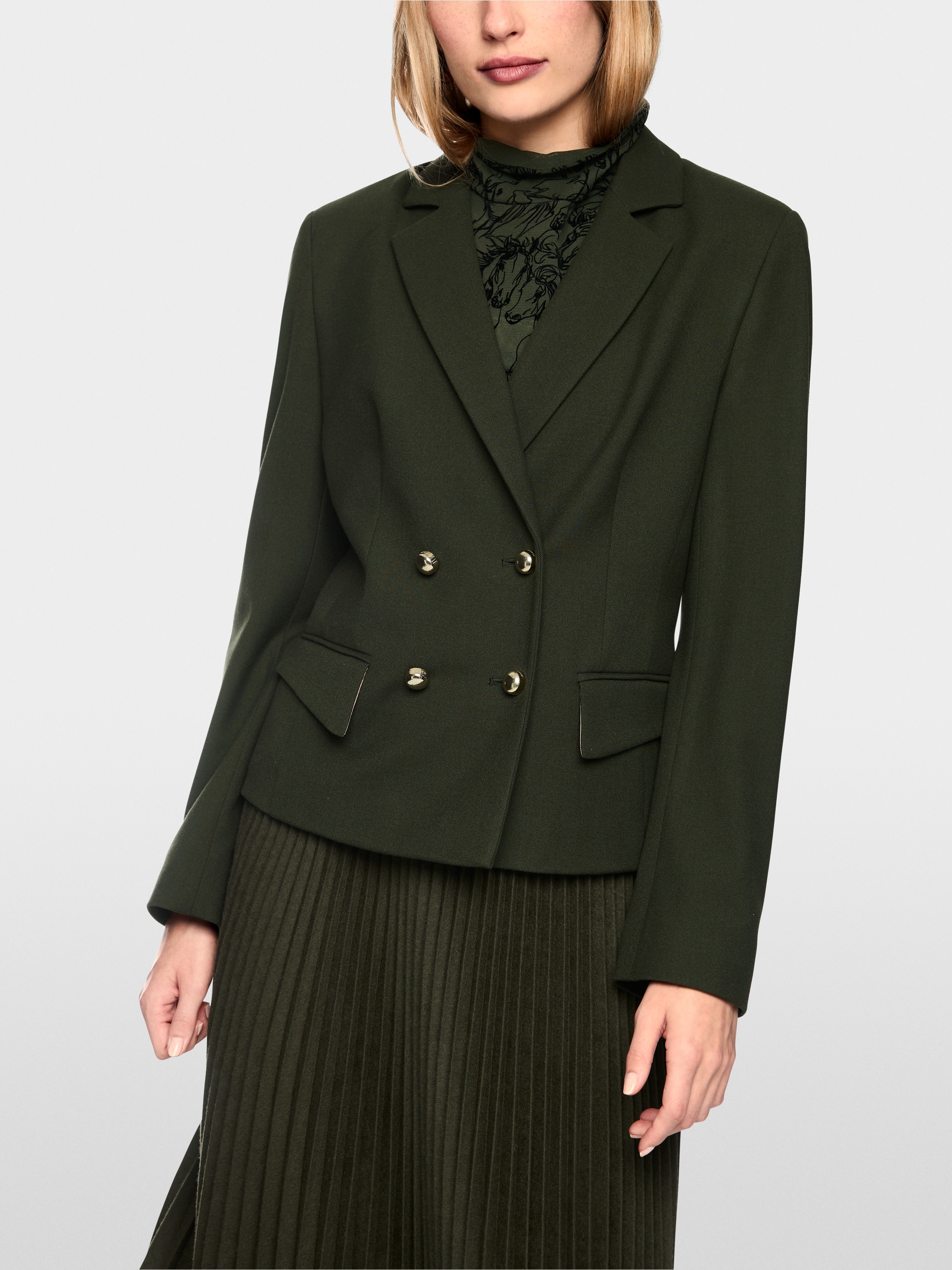 Fitted double-breasted blazer