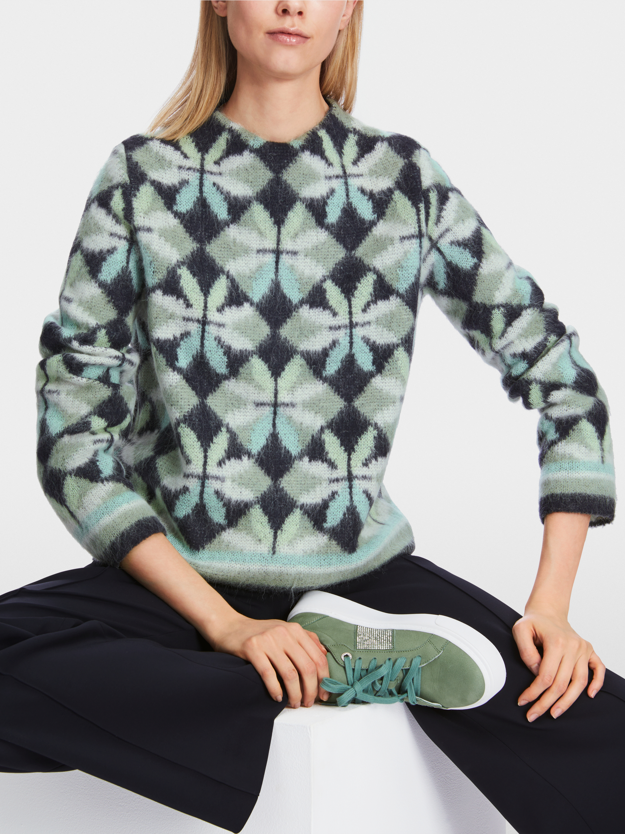 Flauschiger Sweater Knitted in Germany