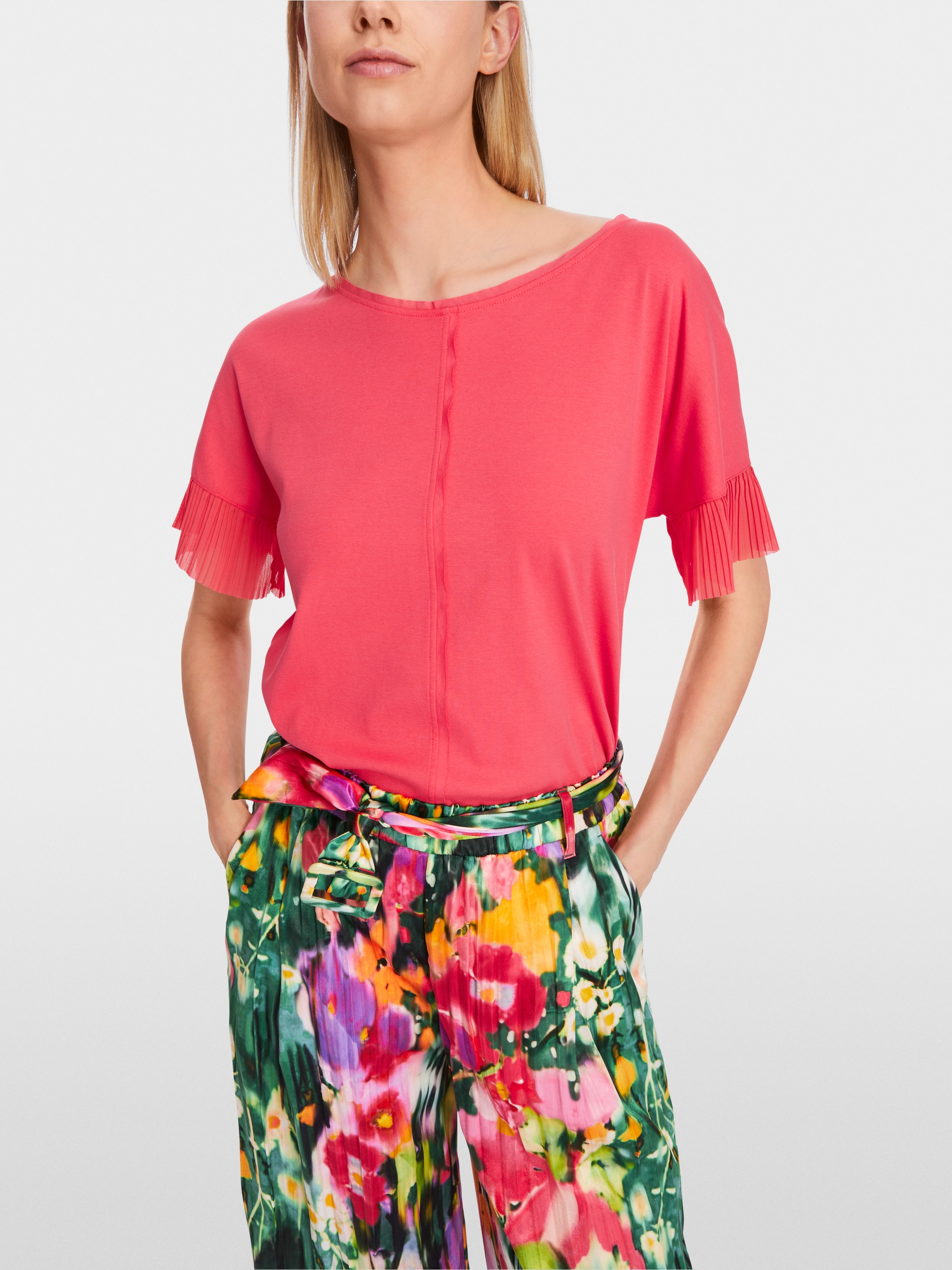 T-shirt met geplisseerde armsgaten
