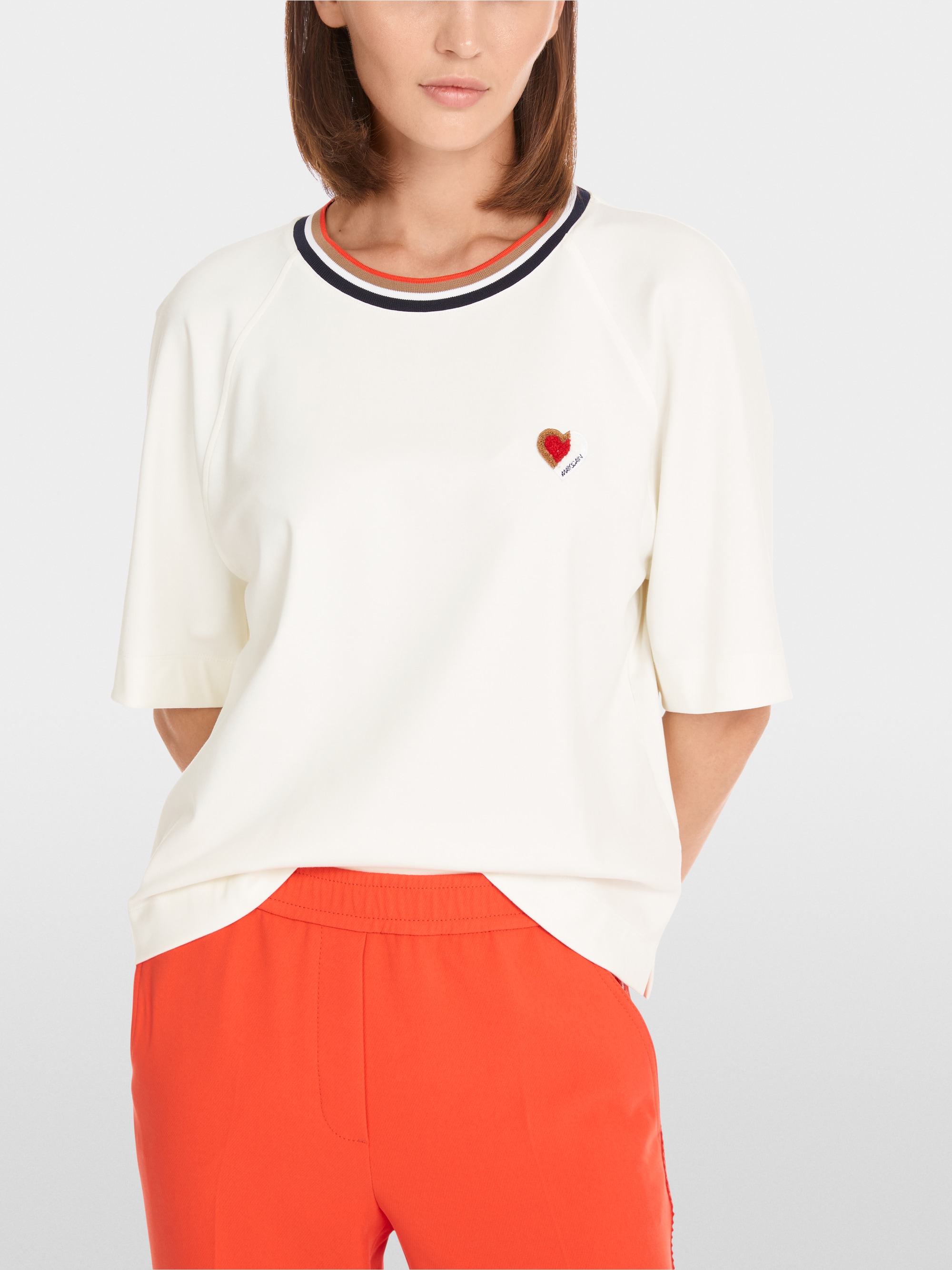 Cropped short-sleeve T-shirt