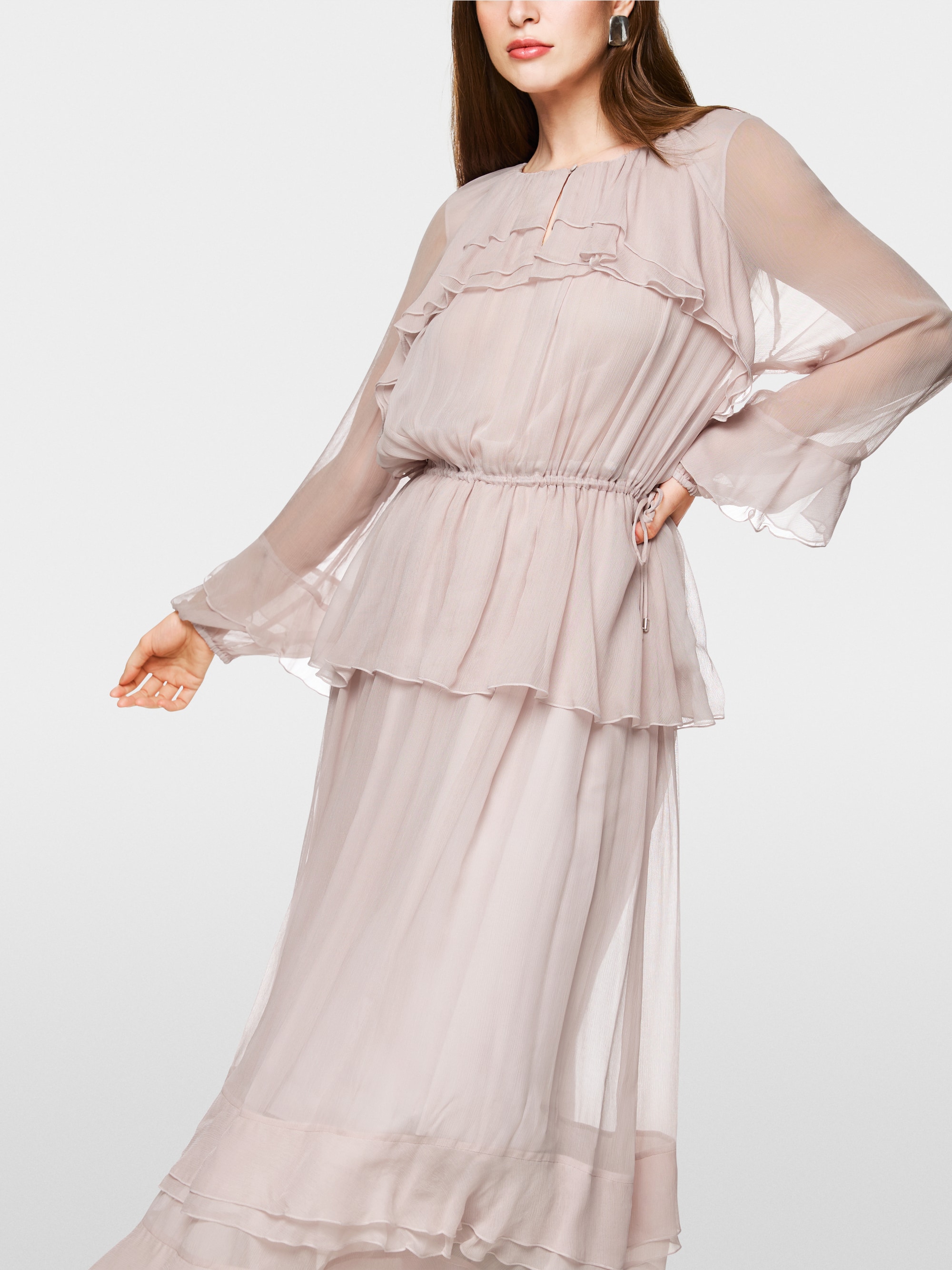 Robe longue à volants