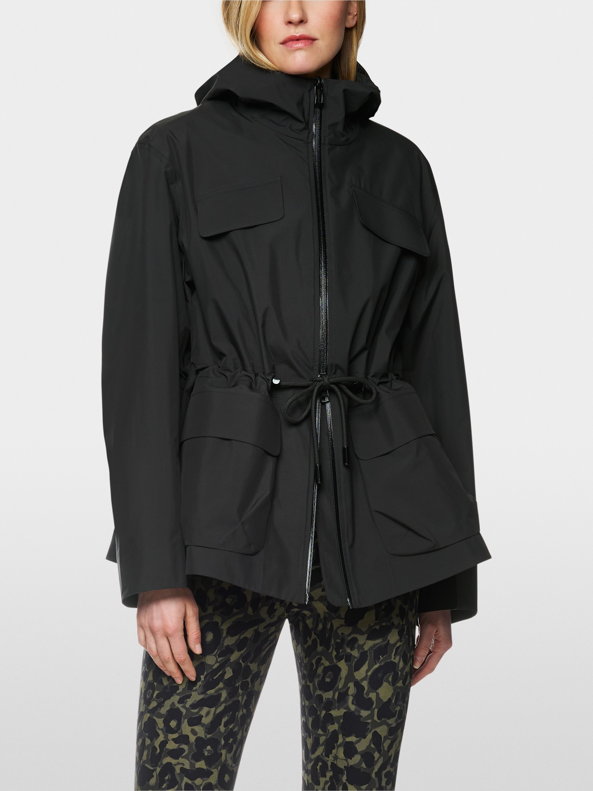 Veste outdoor avec cordon coulissant