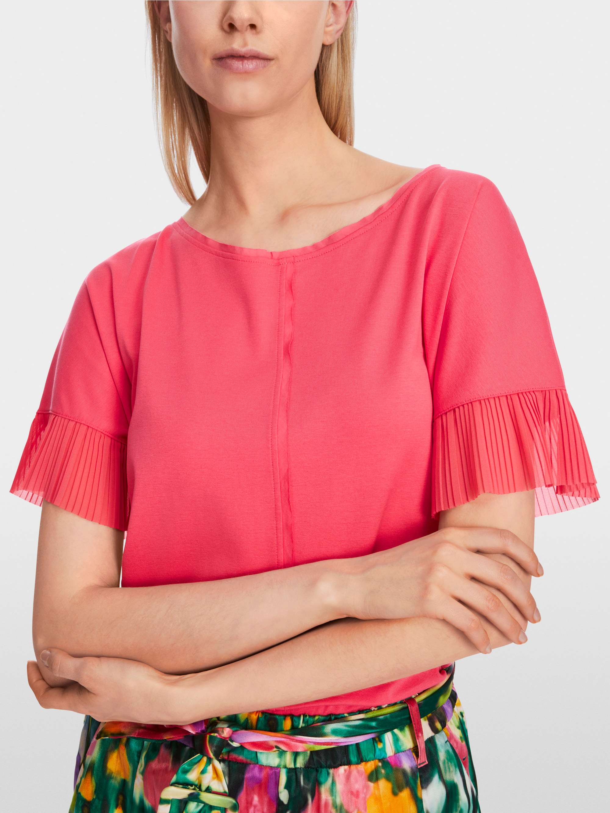 T-shirt met geplisseerde armsgaten