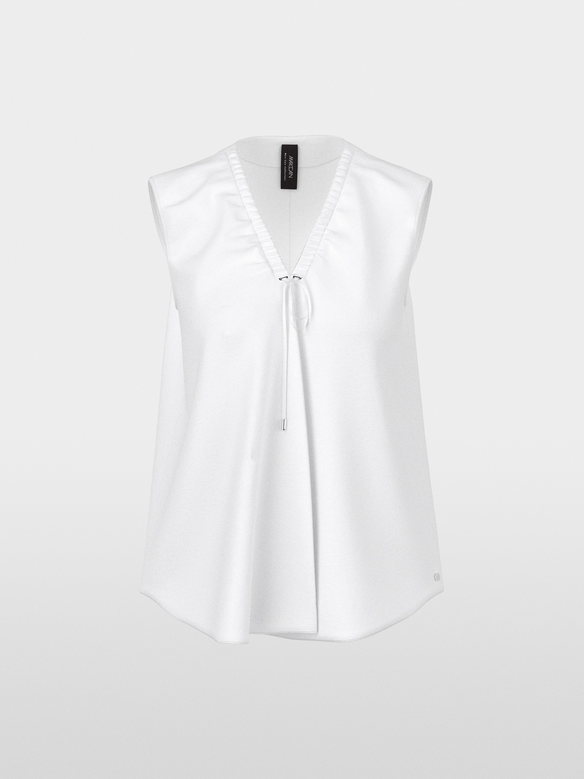 Vibrant top with pleating