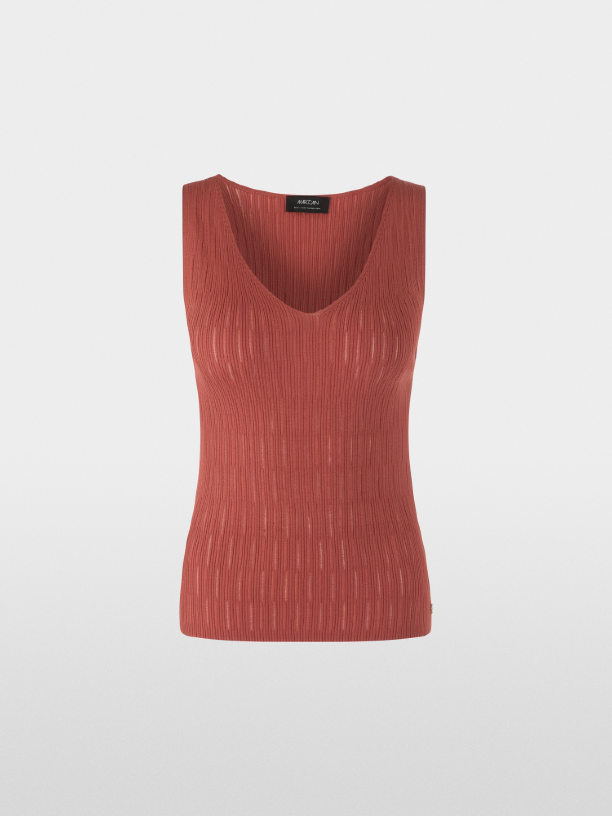 Sleeveless fine knit top