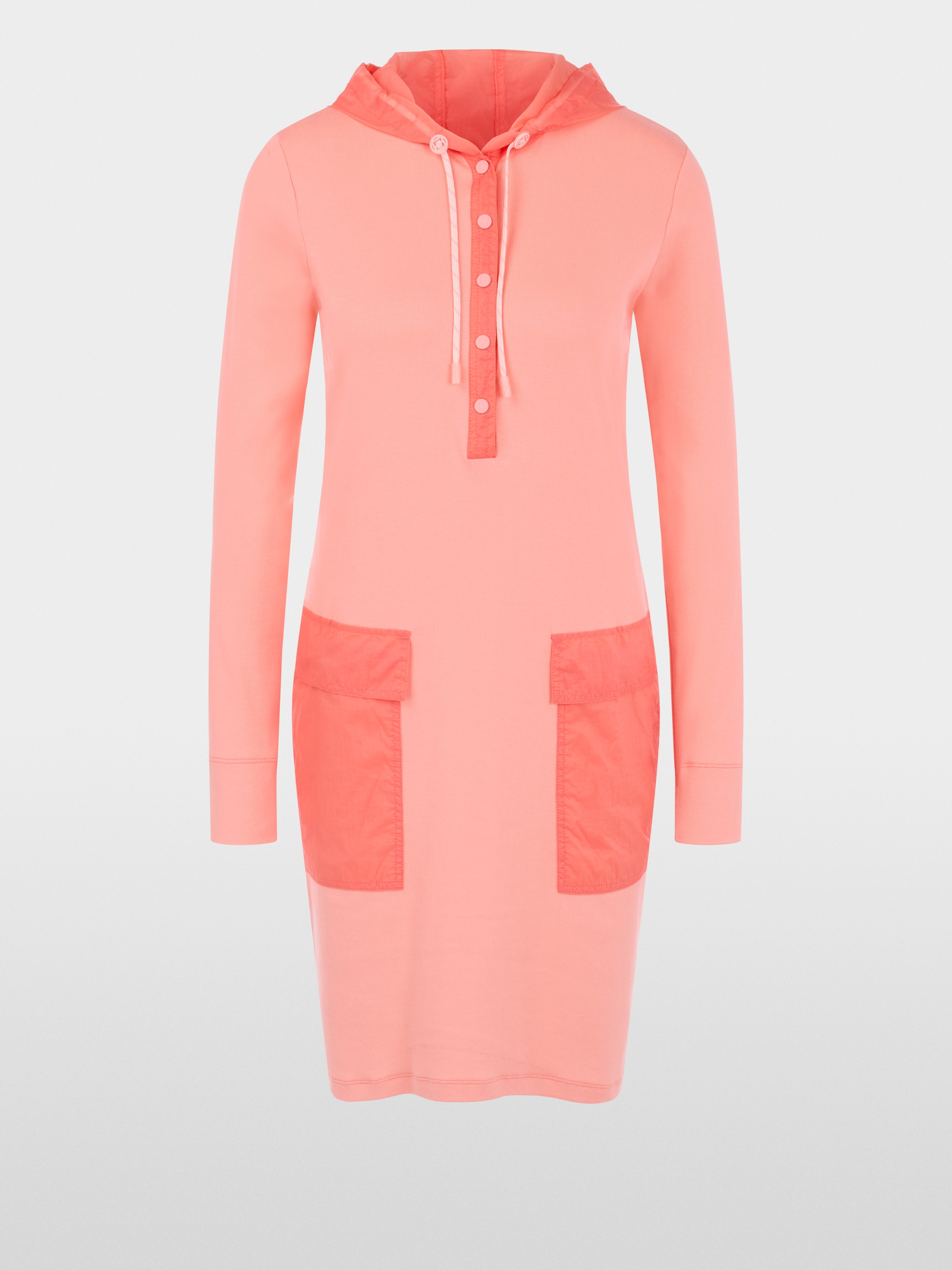 Sporty dress with hood