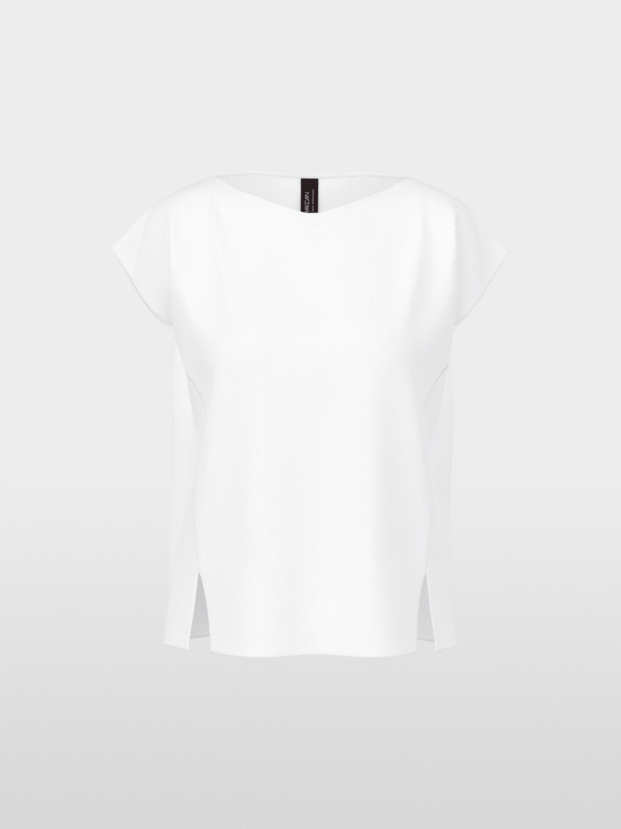 Sleeveless blouse