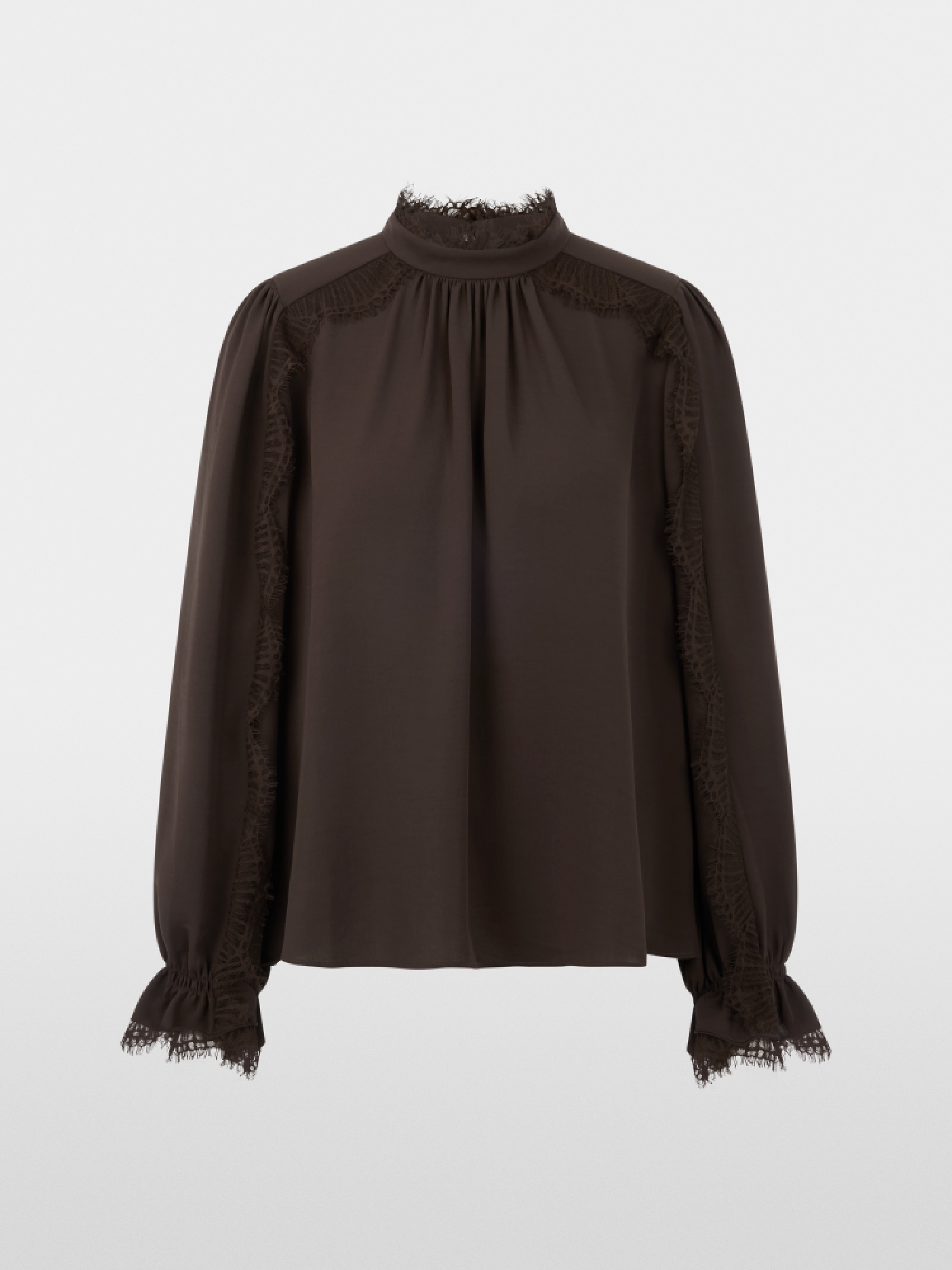 Flowing blouse with lace