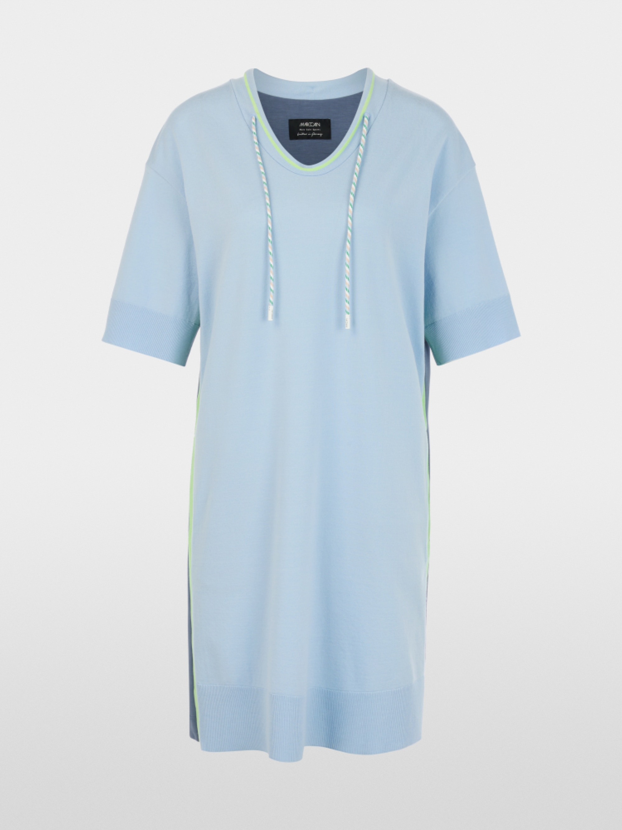 Robe en maille tricotée en Allemagne