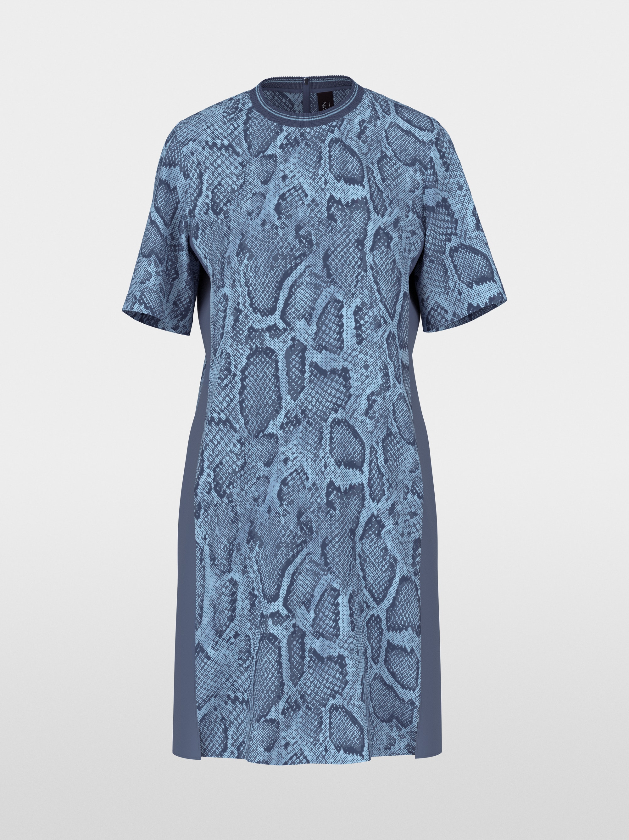 Loose-fitting dress with animal print