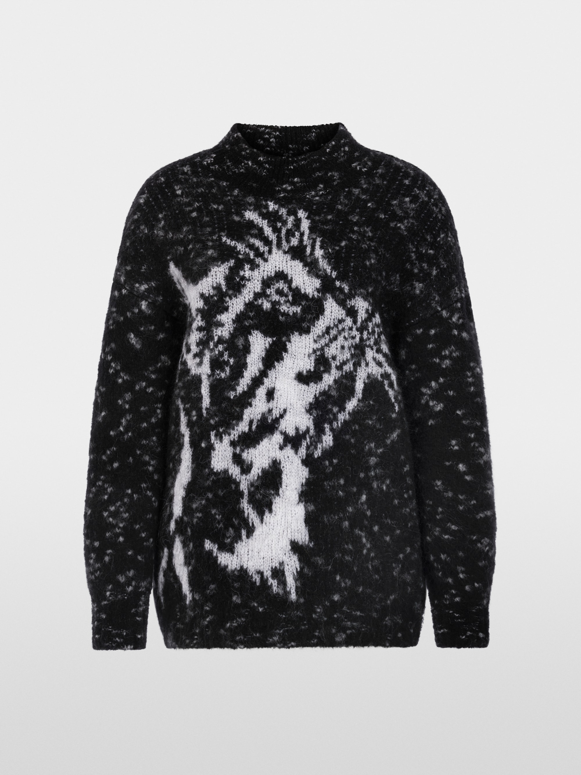 ‘Knitted in Germany’ cat jumper