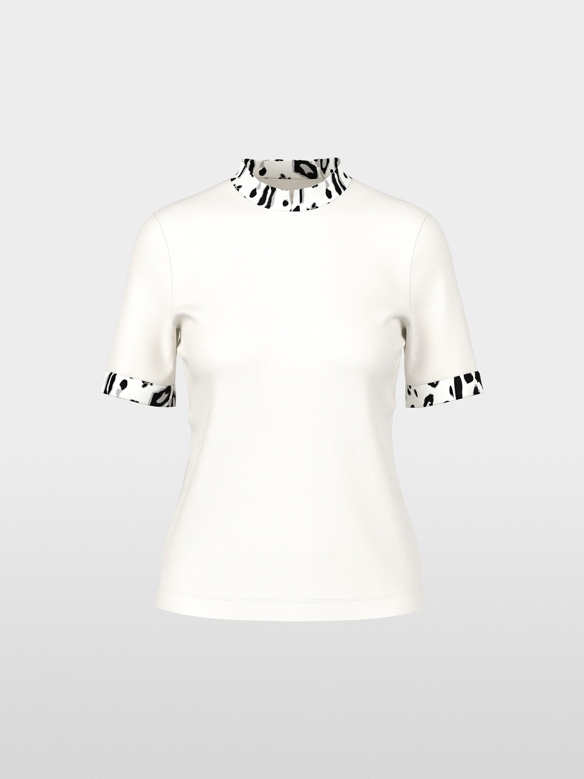 T-shirt with leopard-print sleeves