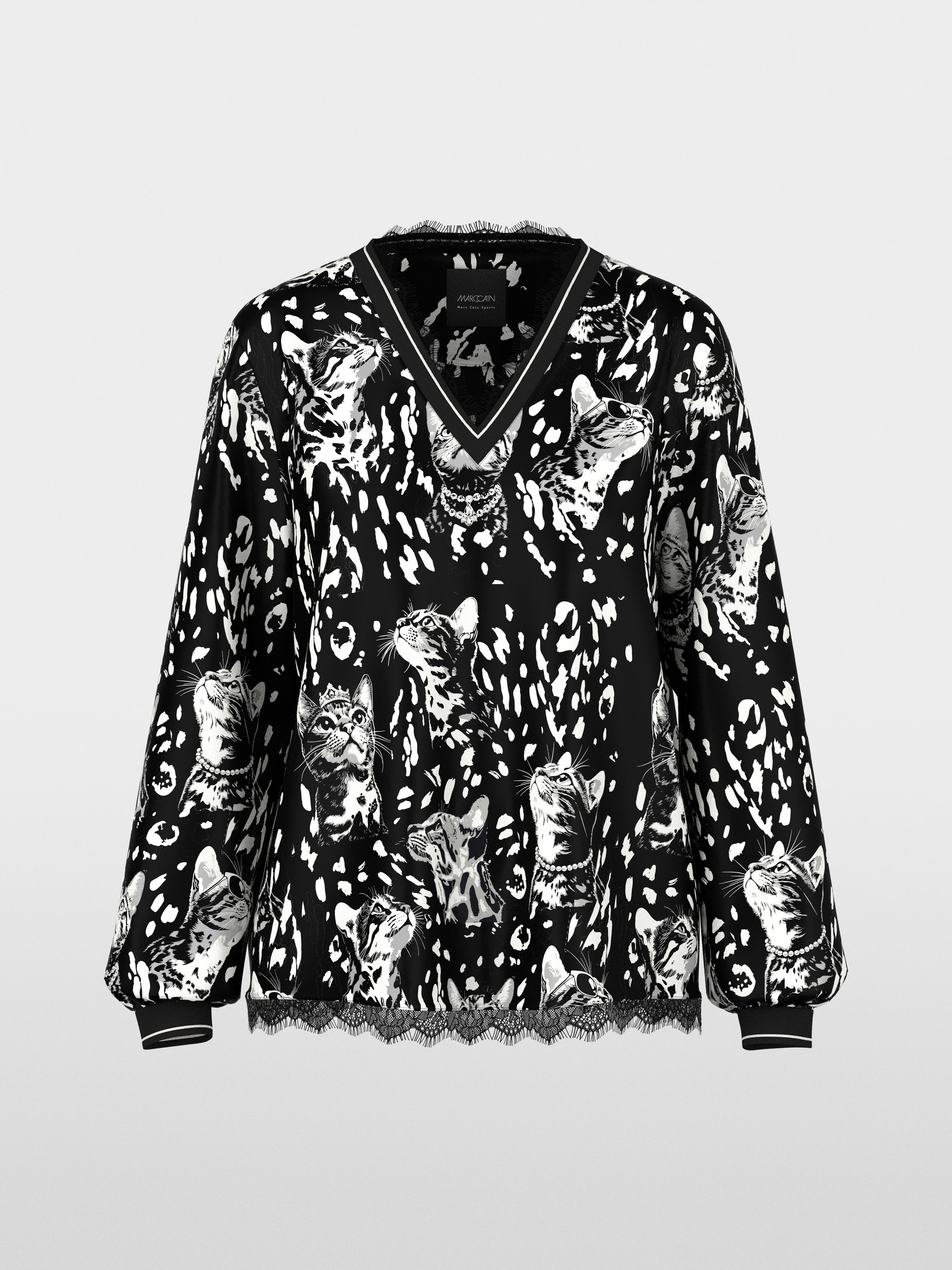 Loose-fitting printed blouse