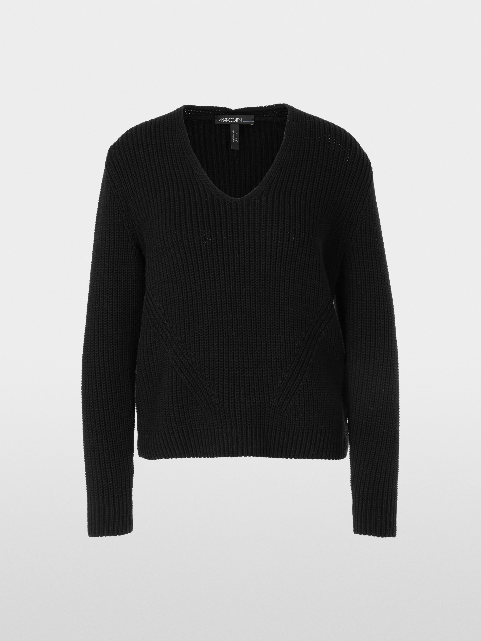 V-neck sweater Knitted in Germany