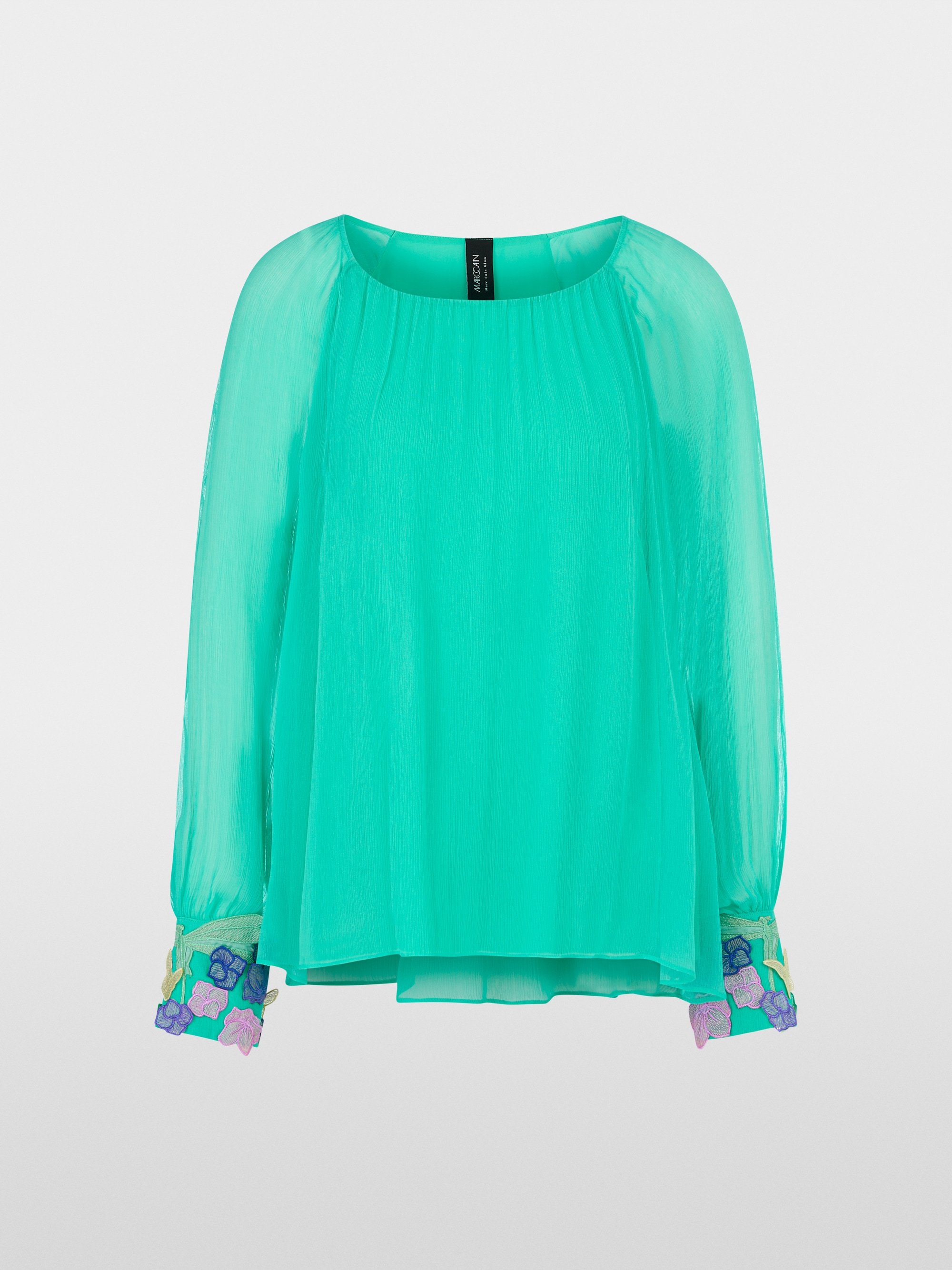 Overhemdblouse van fijne viscosecrêpe