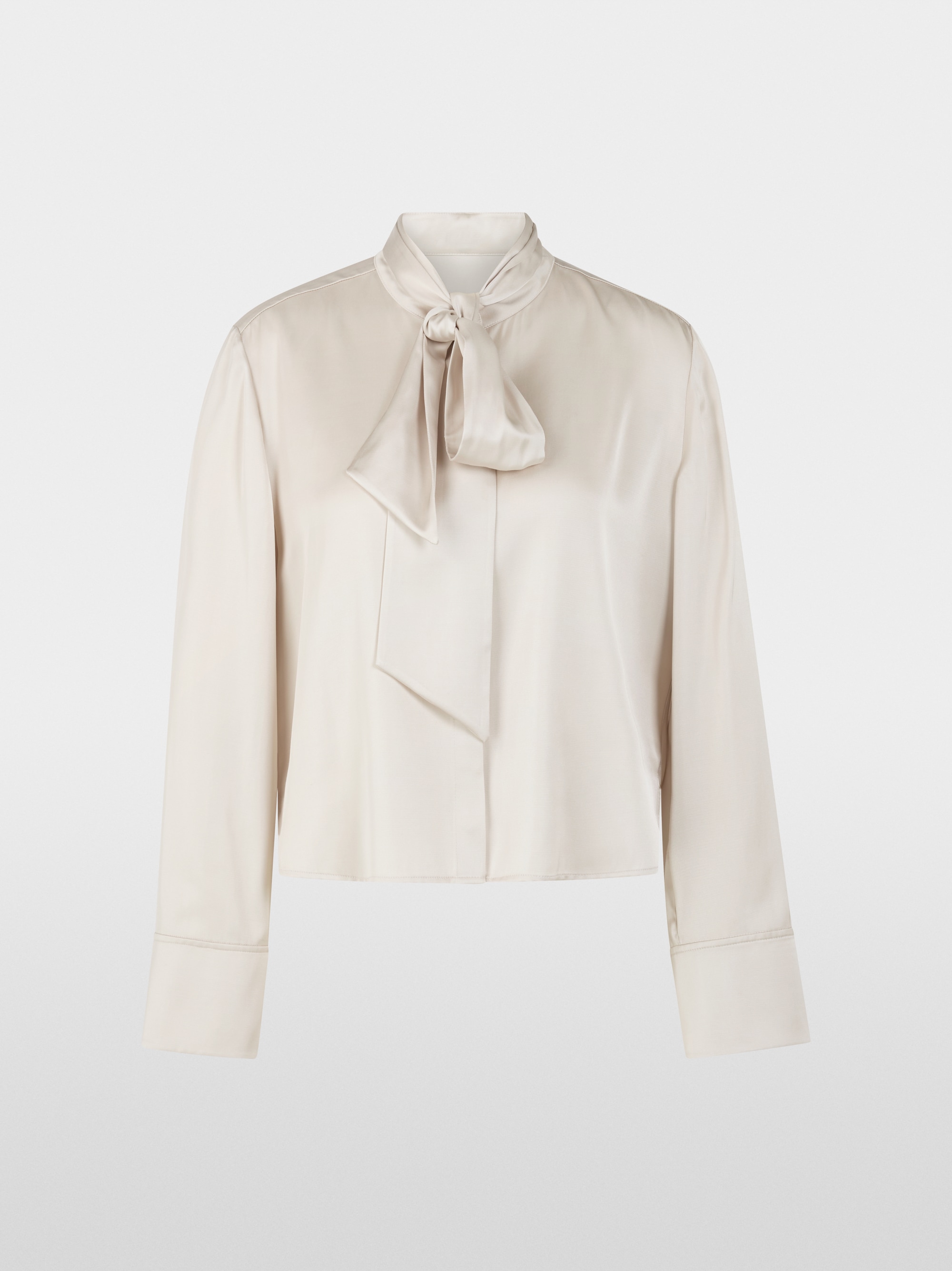 Feminine blouse with bow
