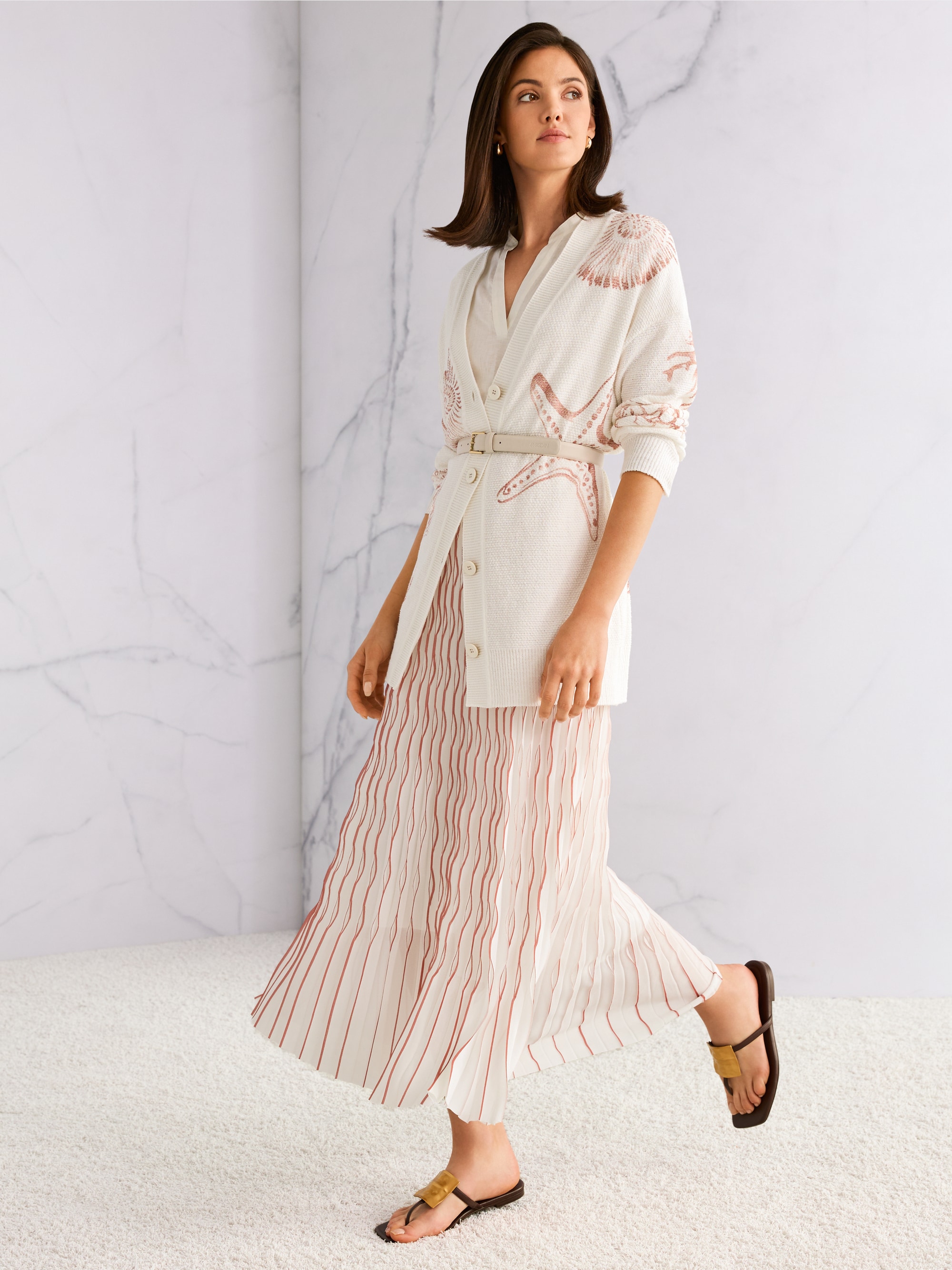 Maxi skirt with pleats