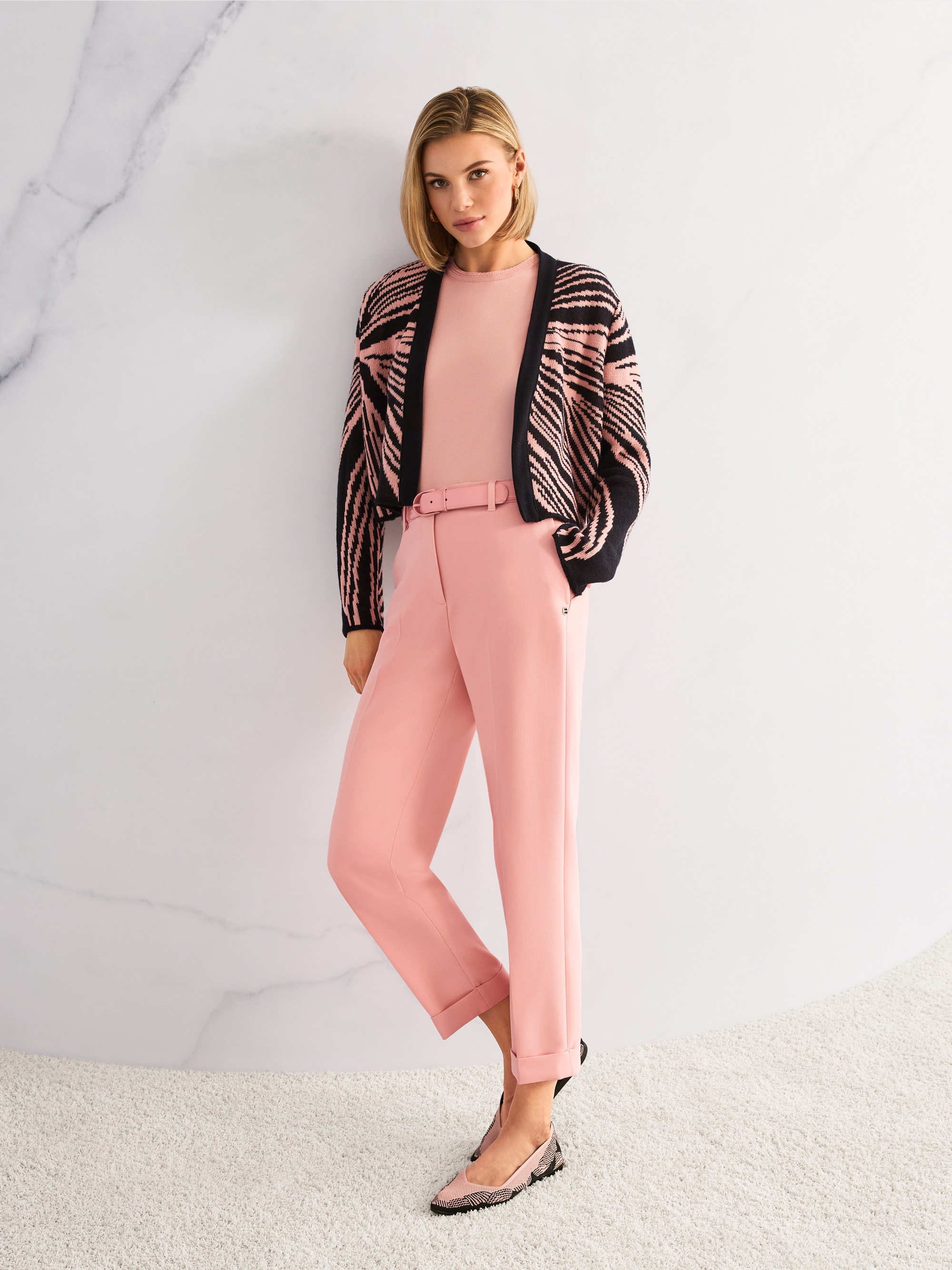 Ceinture en cuir verni avec logo embossé