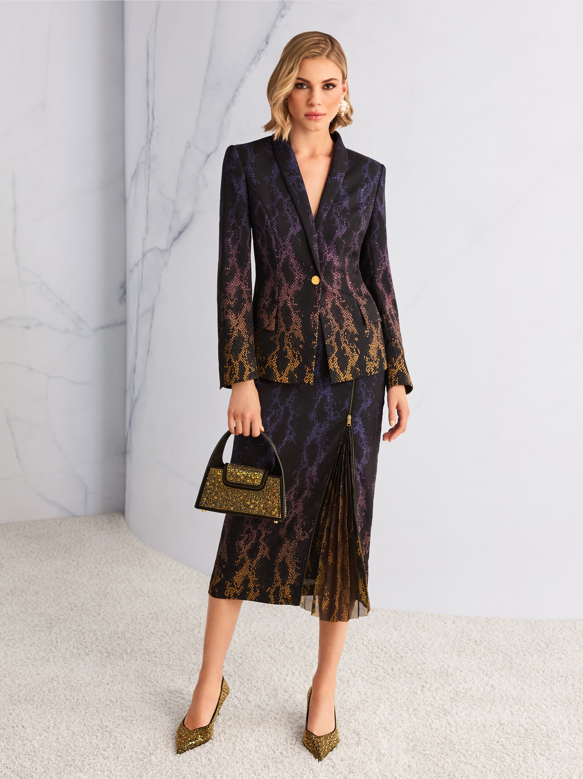 Fitted blazer in snake print